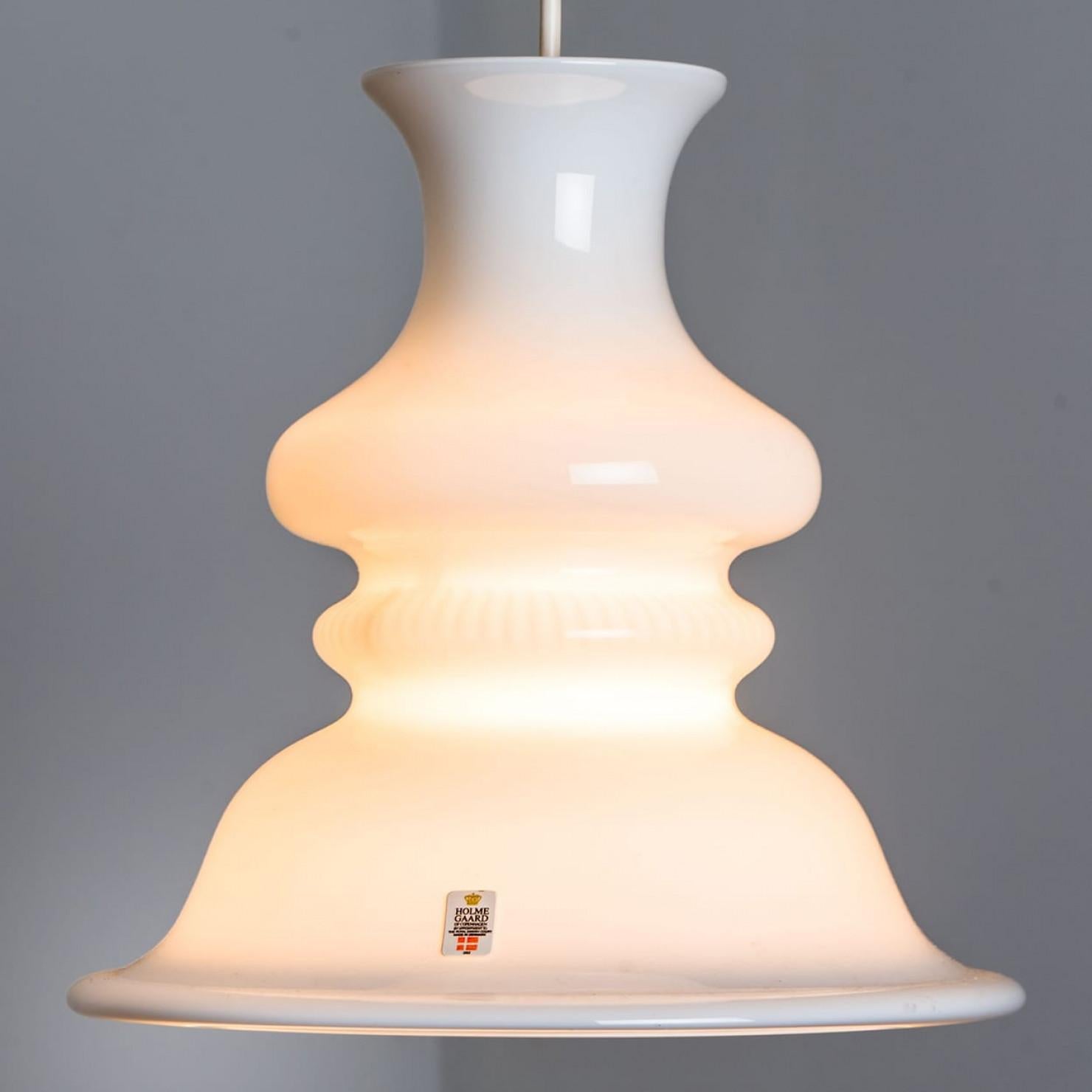Coppia di lampade a sospensione rotonde Holmegaard Etude di Michael Bang, 1970 in vendita 8