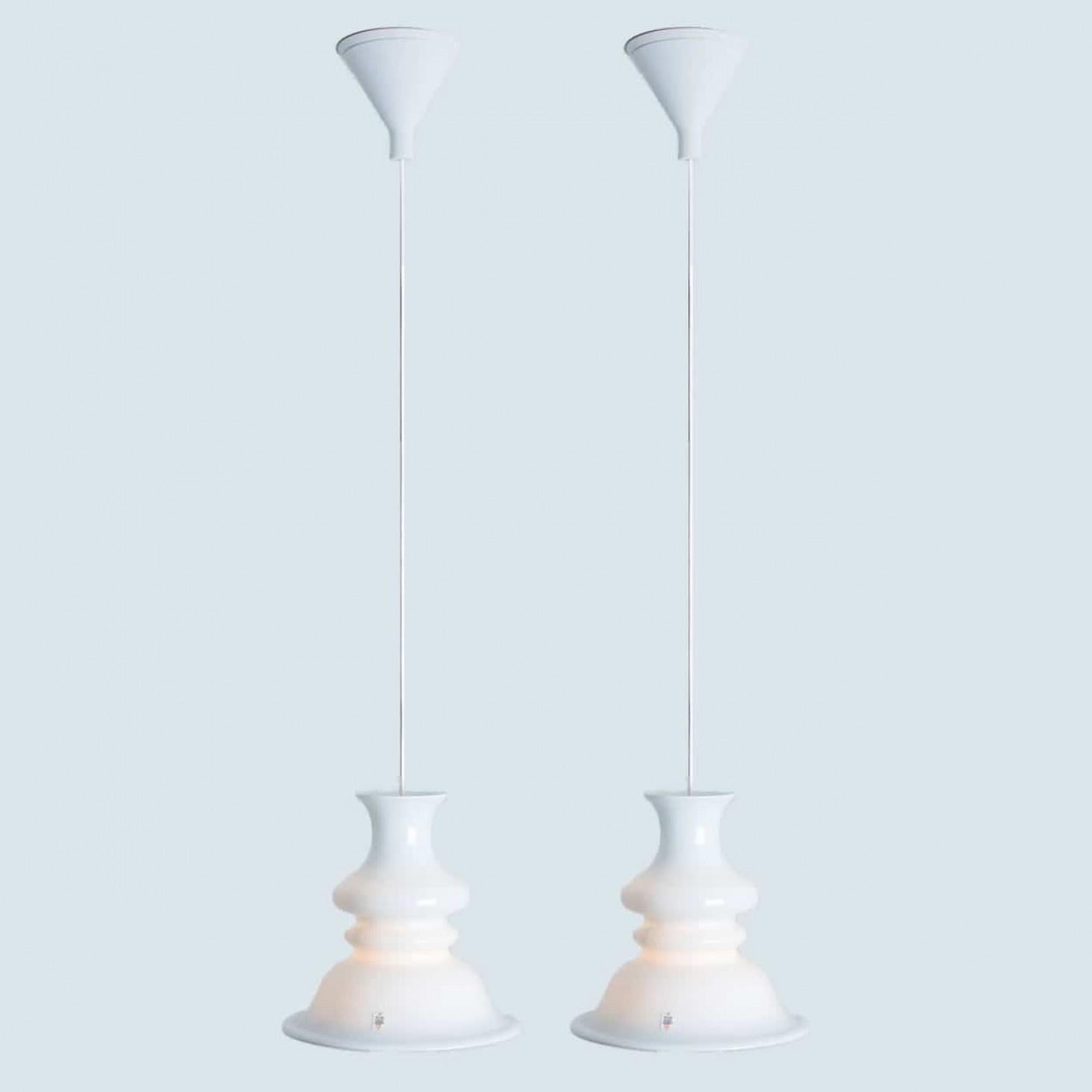 Coppia di lampade a sospensione rotonde Holmegaard Etude di Michael Bang, 1970 in vendita 10