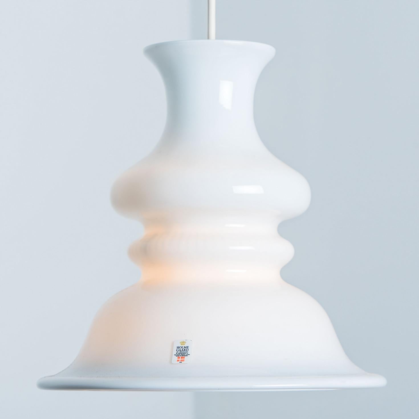 Fin du 20e siècle Paire de lampes suspendues rondes Holmegaard Etude de Michael Bang, 1970 en vente