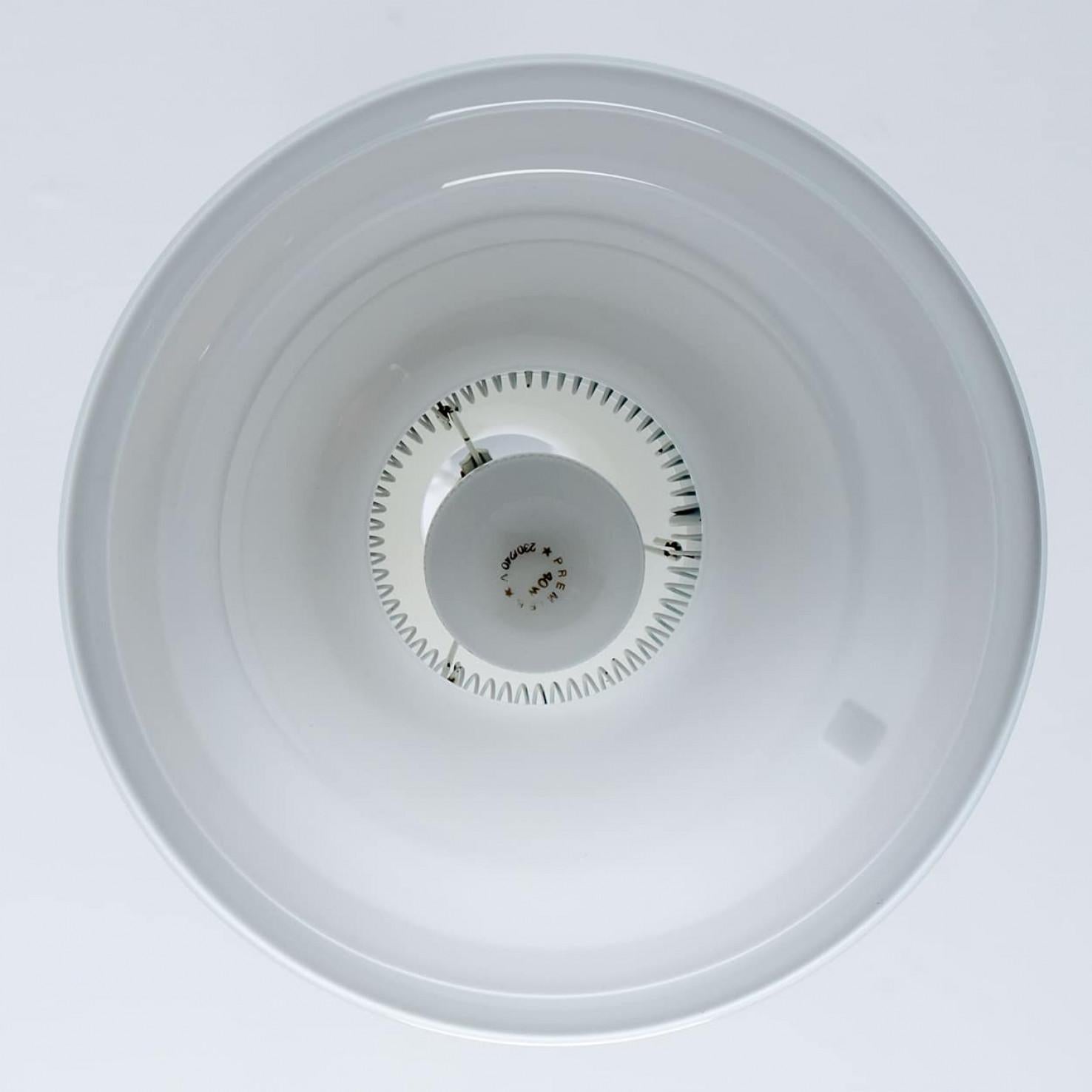 Coppia di lampade a sospensione rotonde Holmegaard Etude di Michael Bang, 1970 in vendita 1