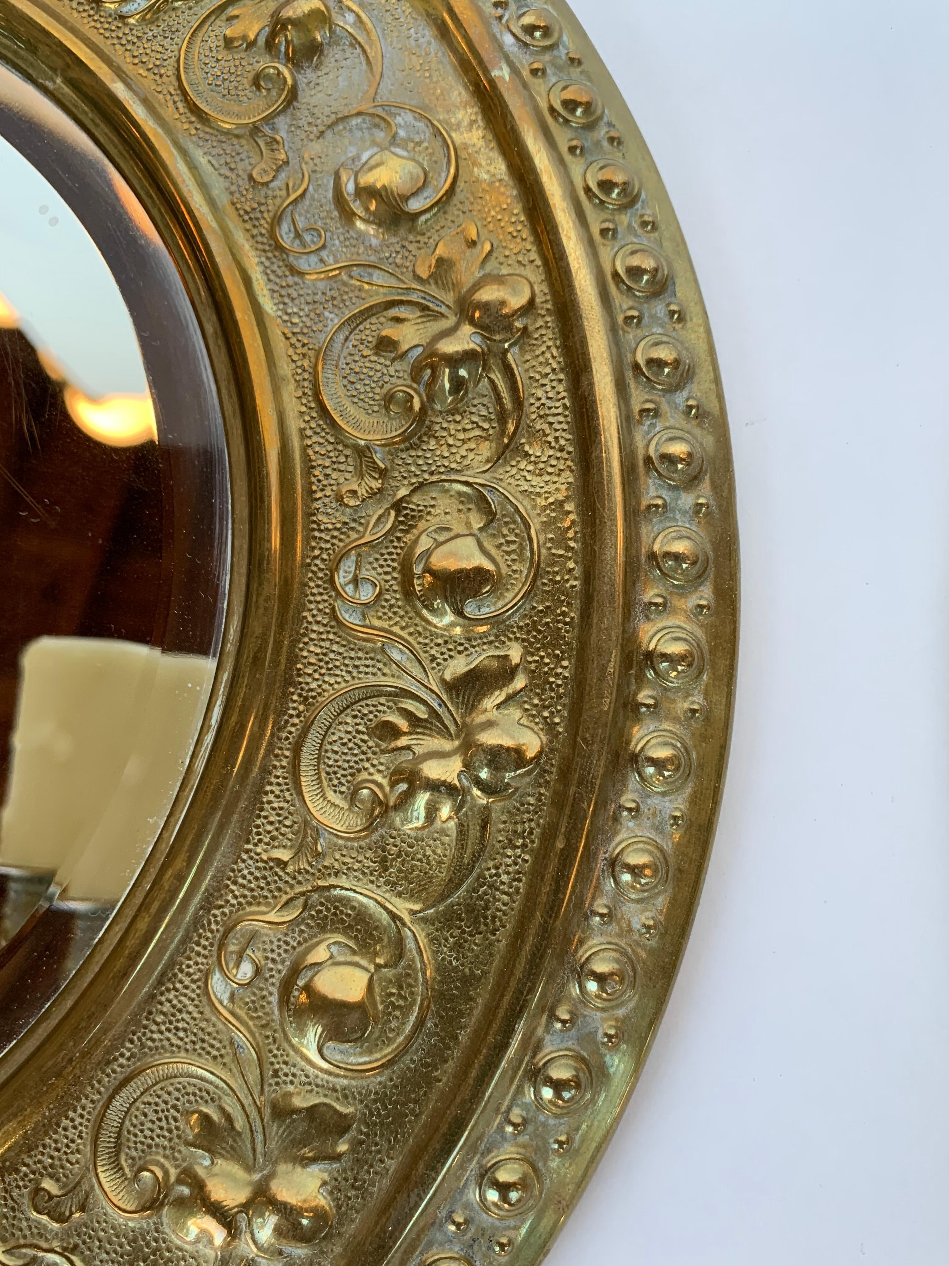 Pair of Round Italian Brass and Mirrored Sconces In Good Condition For Sale In Los Angeles, CA