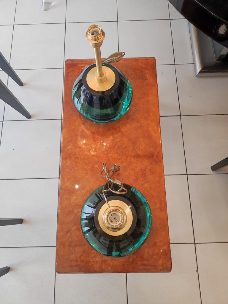 Modern Pair of Round Italian Table Lamps in Light Green Murano Glass For Sale