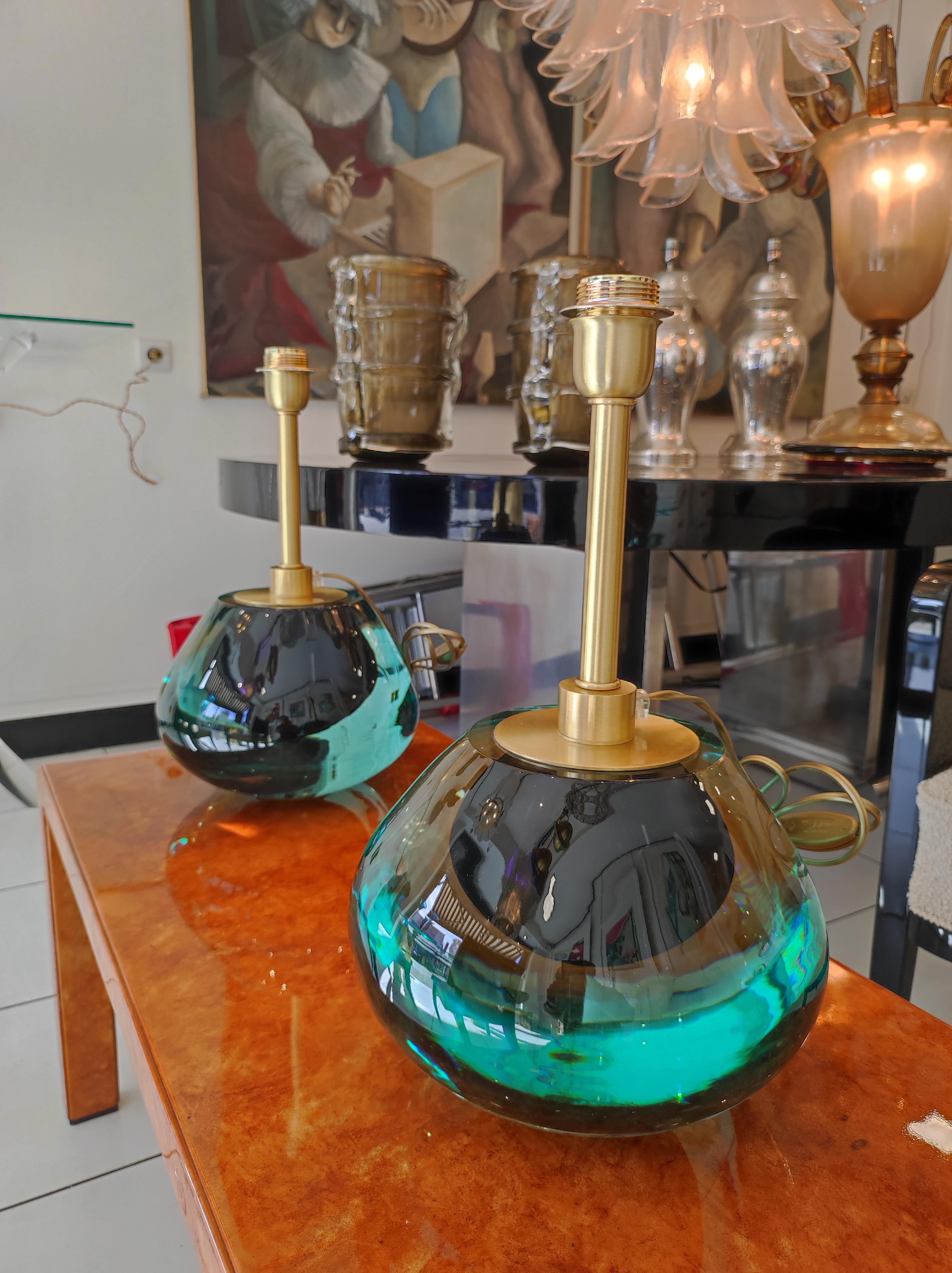 Pair of Round Italian Table Lamps in Light Green Murano Glass In Excellent Condition In Saint-Ouen, FR