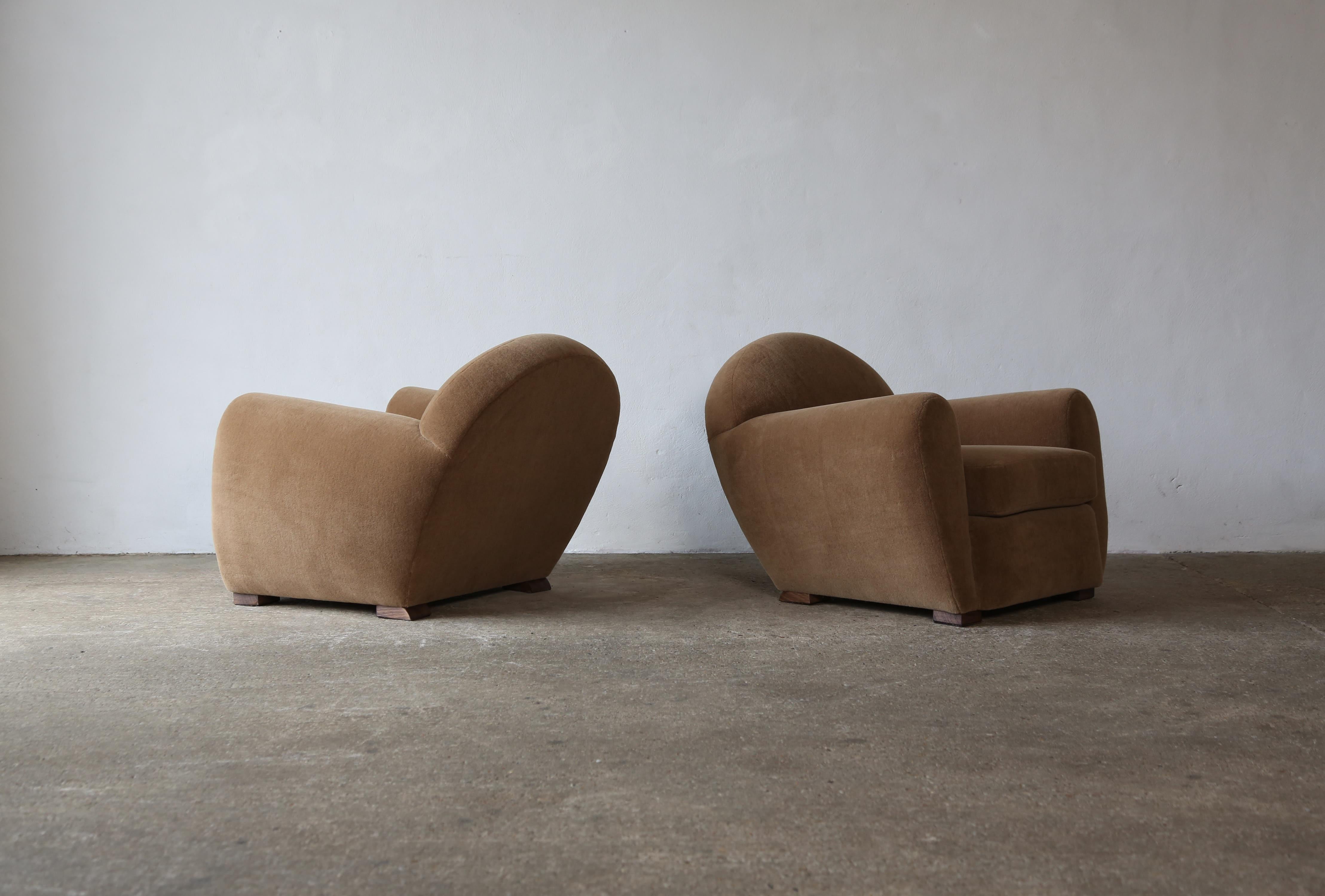 Pair of Round Leaning Club Chairs, Upholstered in COM For Sale 4