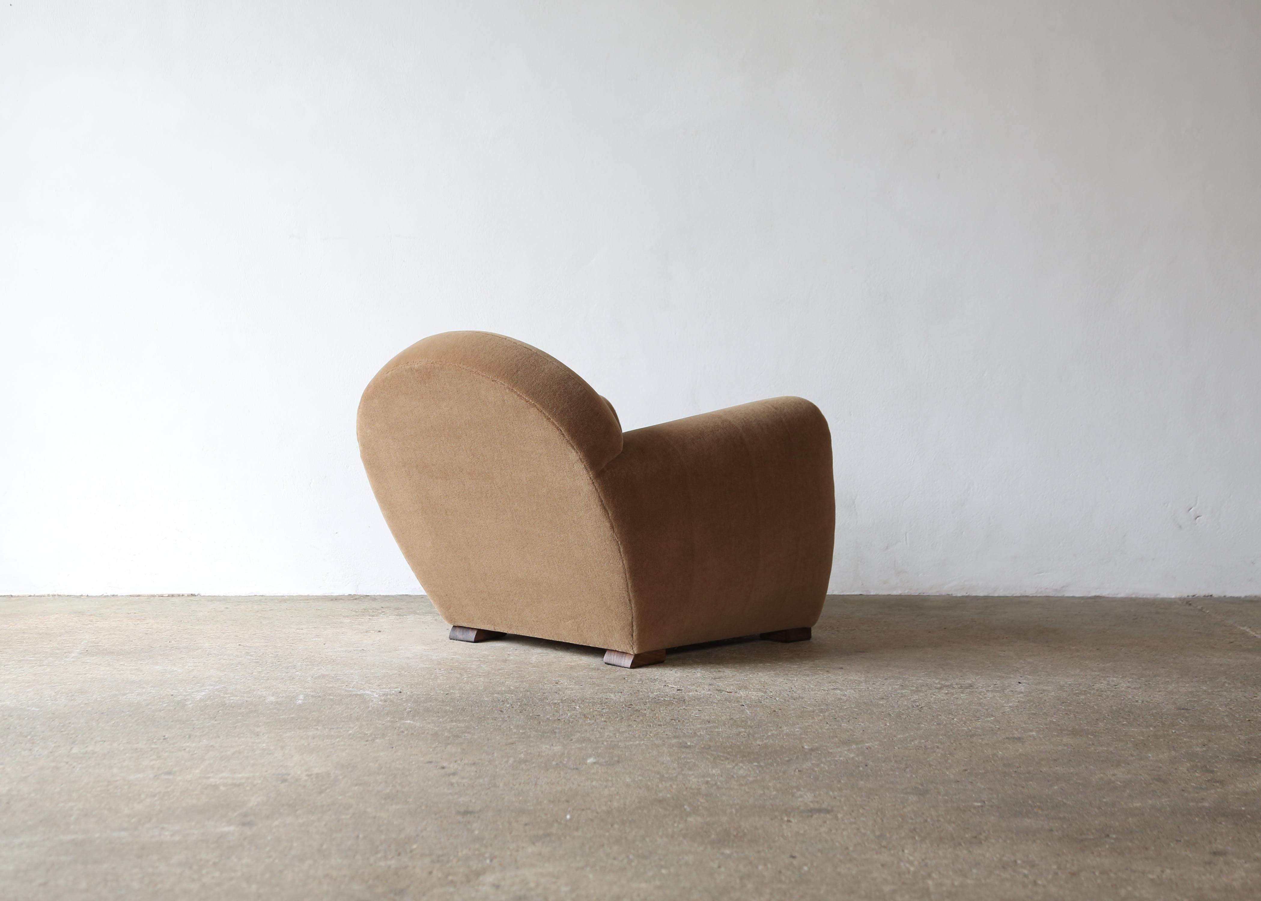 Pair of Round Leaning Club Chairs, Upholstered in COM For Sale 10