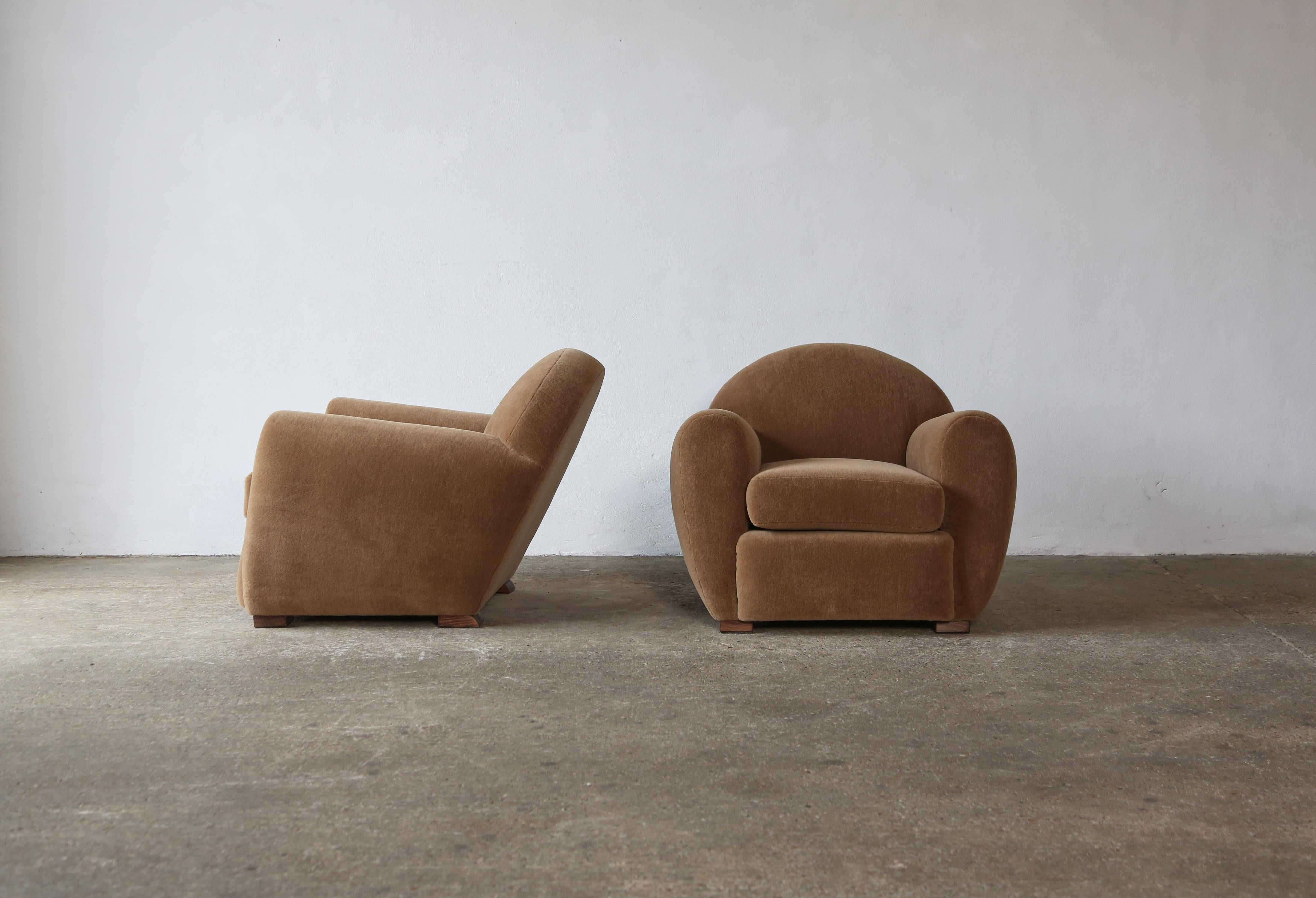 British Pair of Round Leaning Club Chairs, Upholstered in COM For Sale
