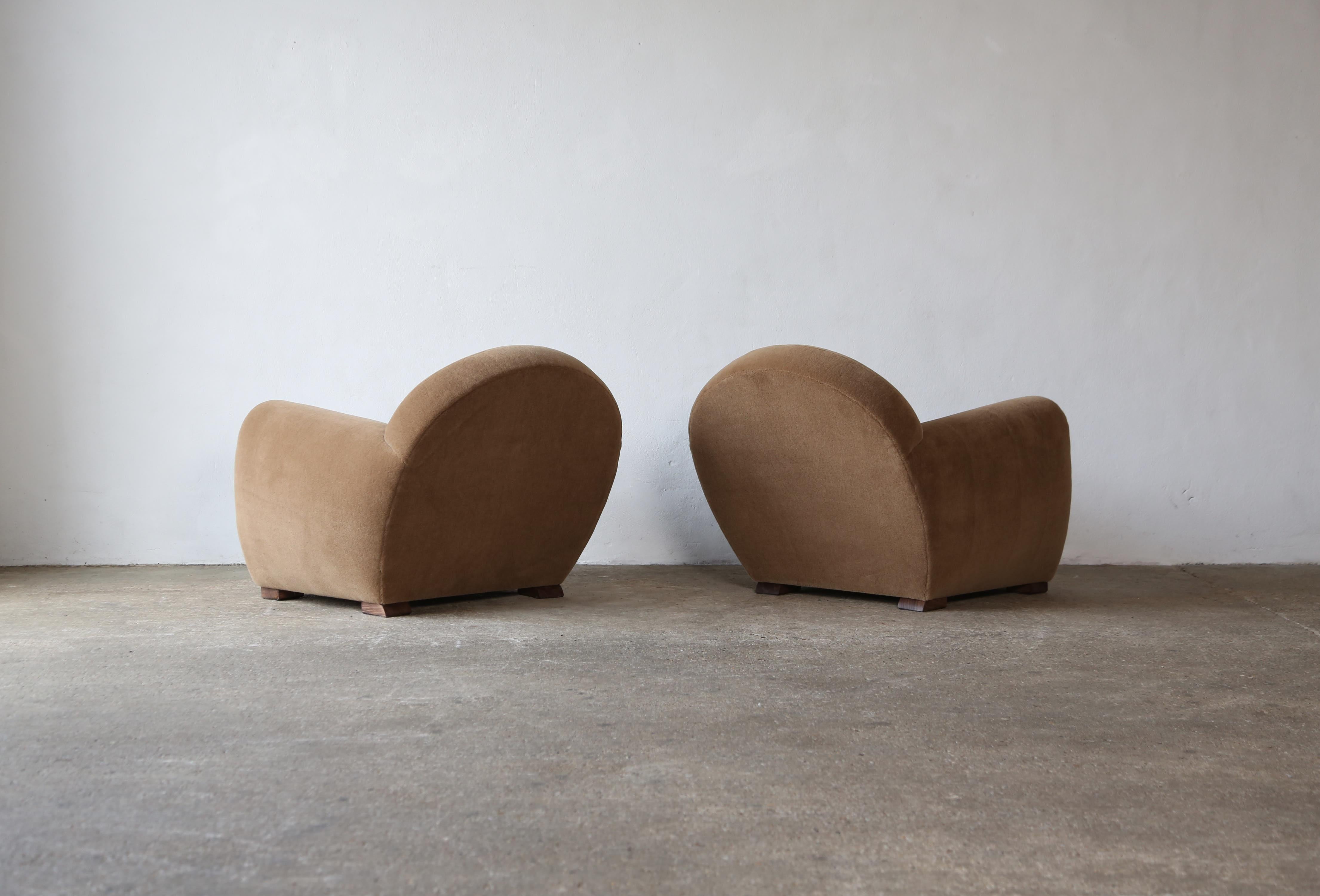 Pair of Round Leaning Club Chairs, Upholstered in COM For Sale 2