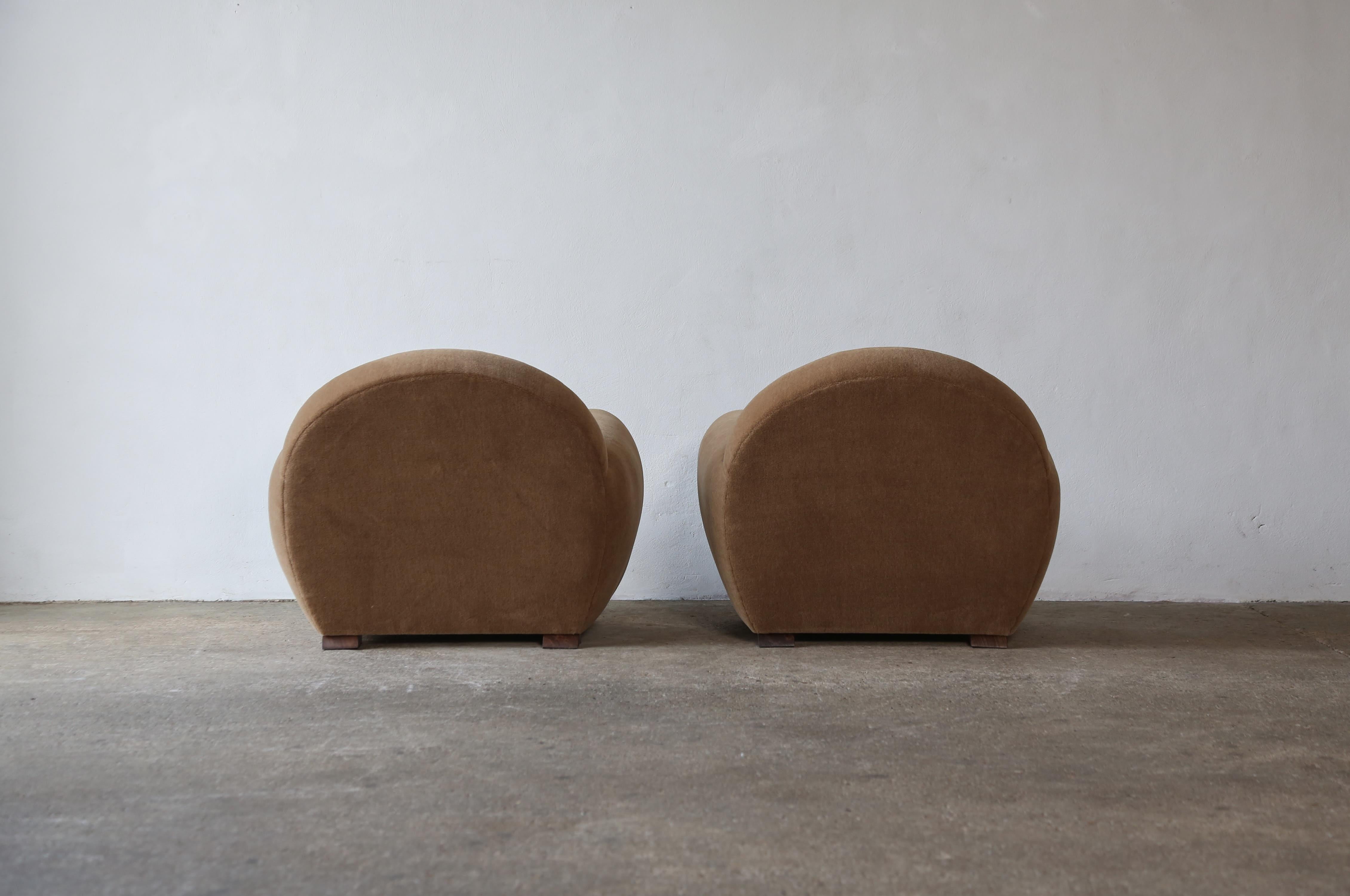 Pair of Round Leaning Club Chairs, Upholstered in Pure Alpaca For Sale 2