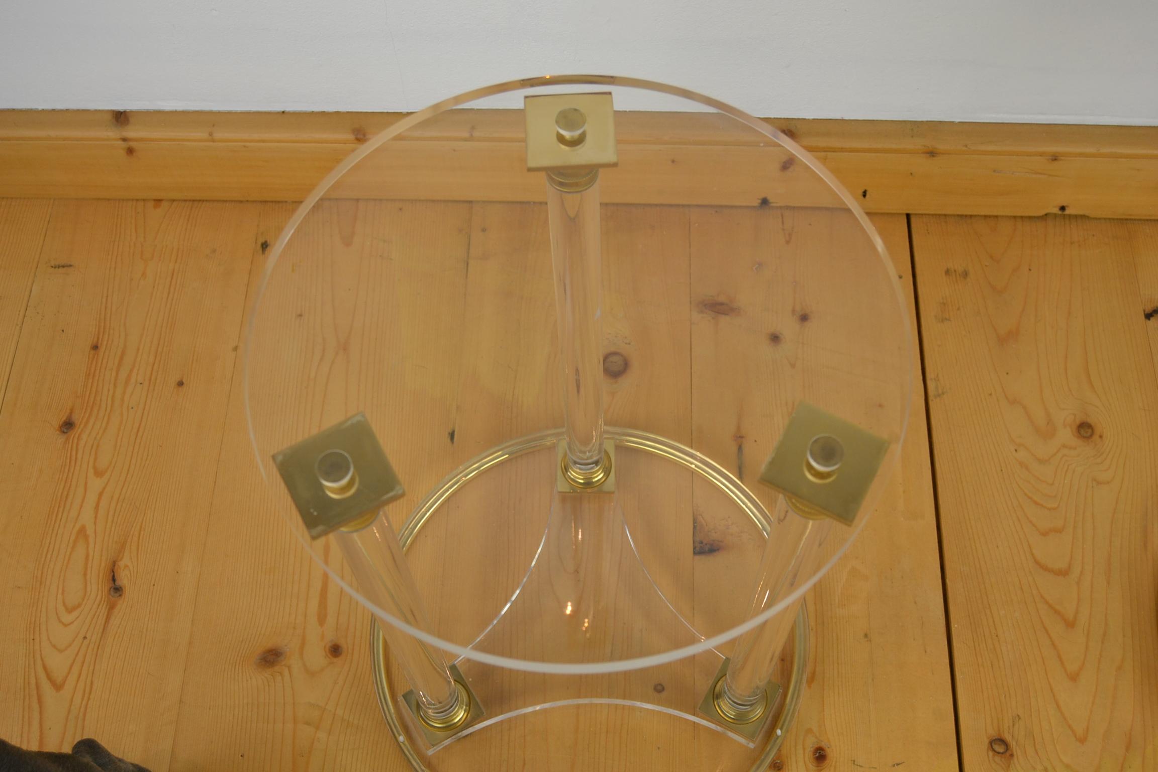 Pair of Round Lucite Side Tables, French Modern Design Tables , 1970s For Sale 8
