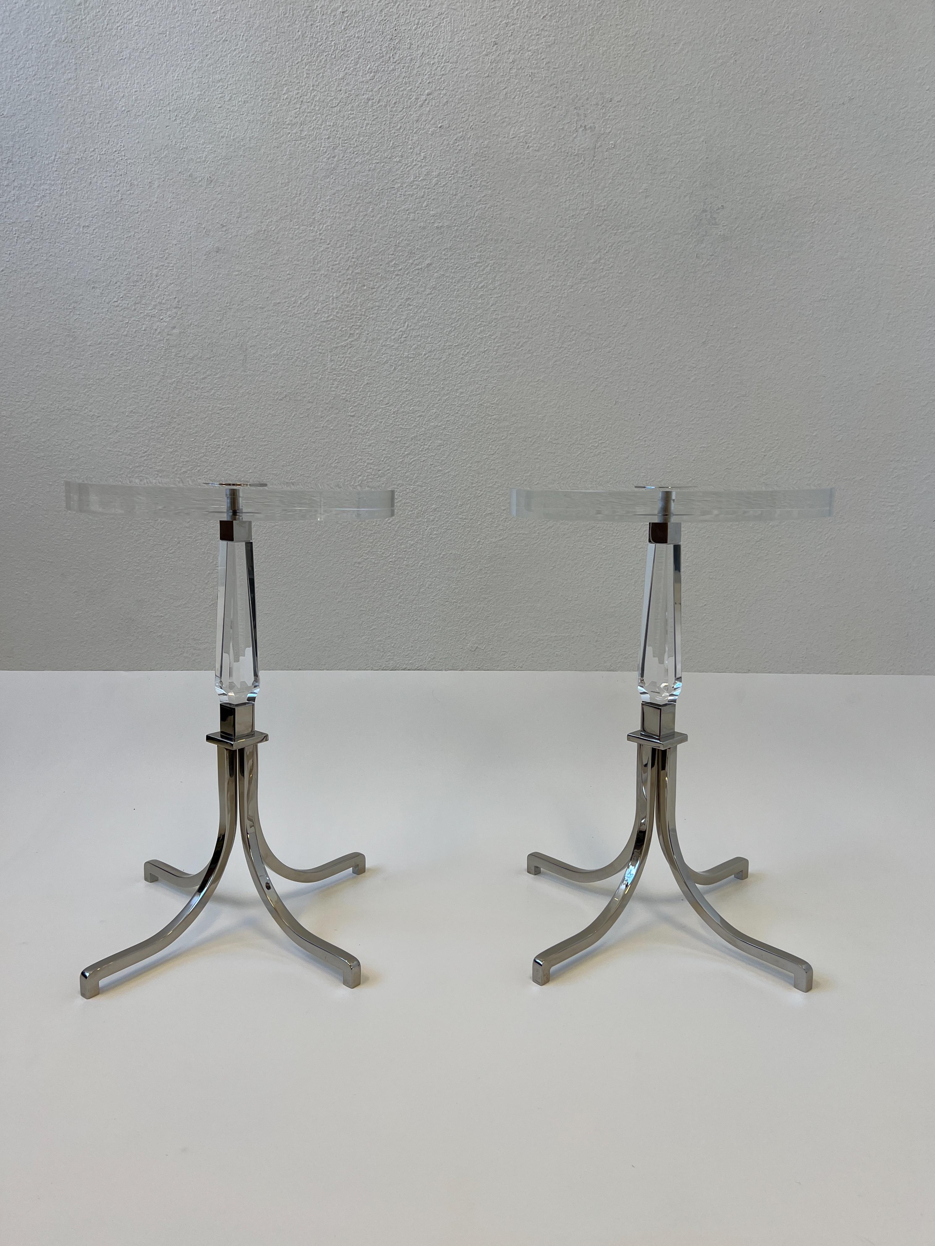 Hollywood Regency Pair of Round Lucite and Chrome Side Tables by Charles Hollis Jones For Sale