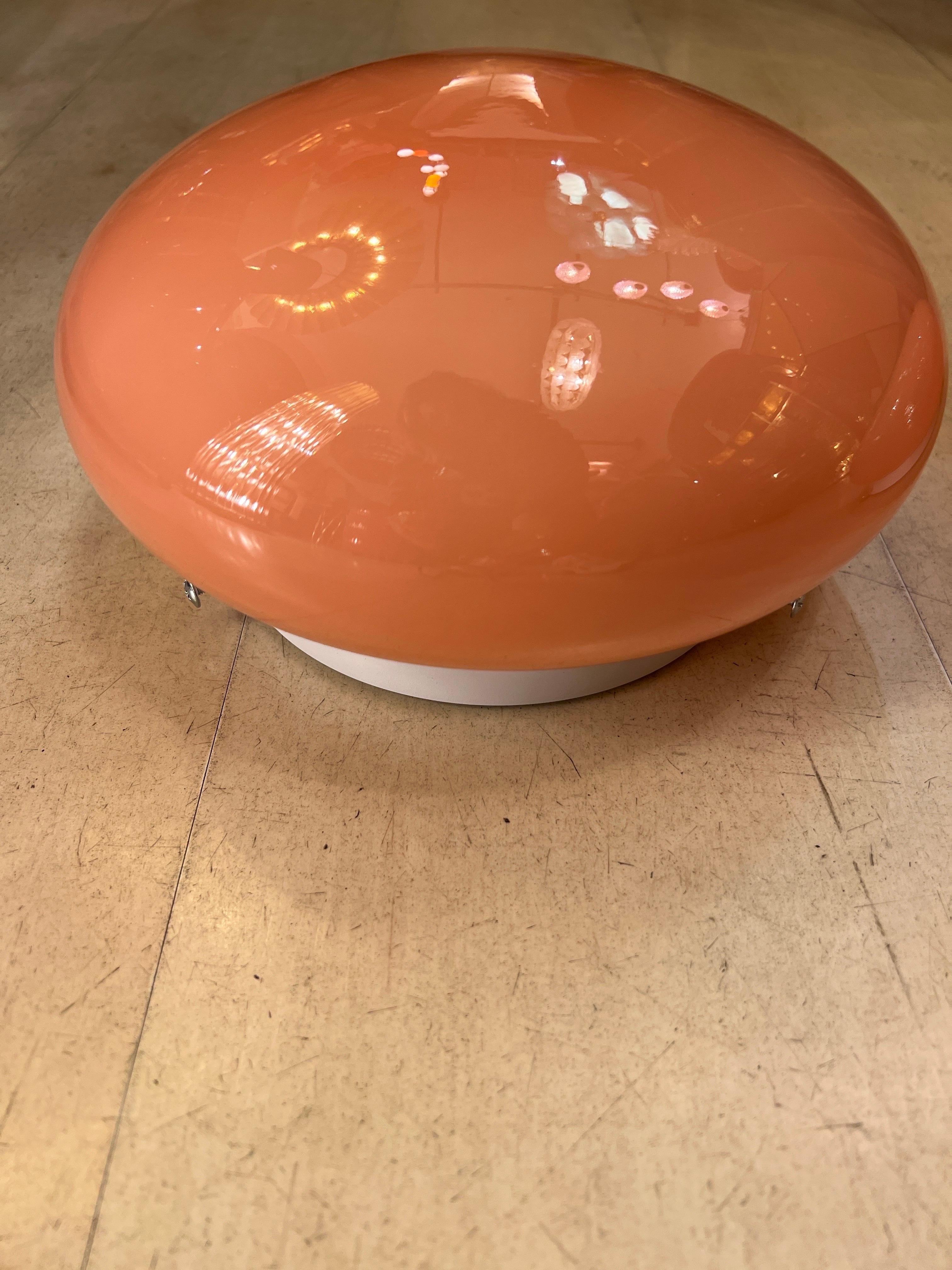 Paire d'appliques murales rondes en verre rose de Murano  1970 3