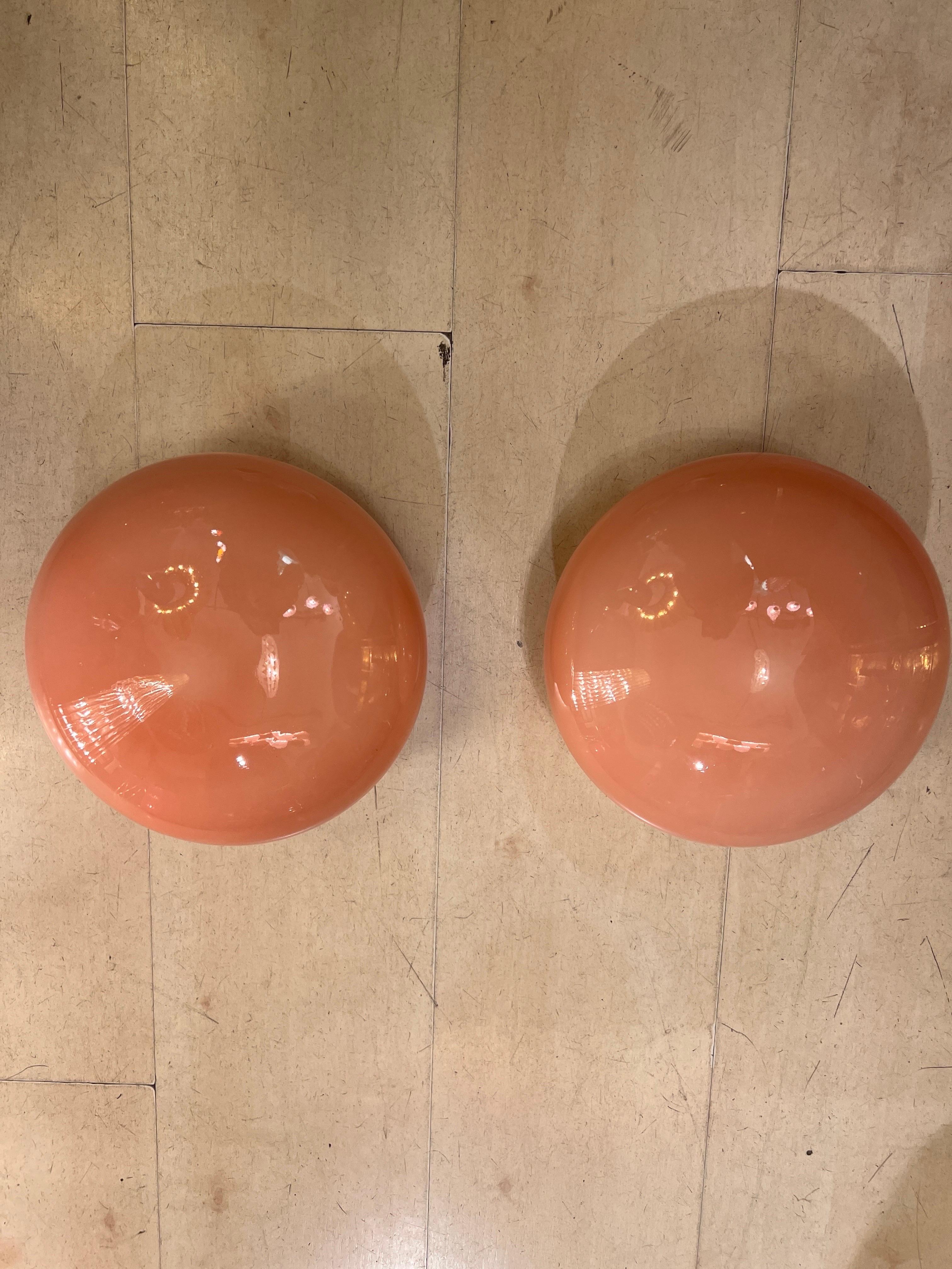 italien Paire d'appliques murales rondes en verre rose de Murano  1970