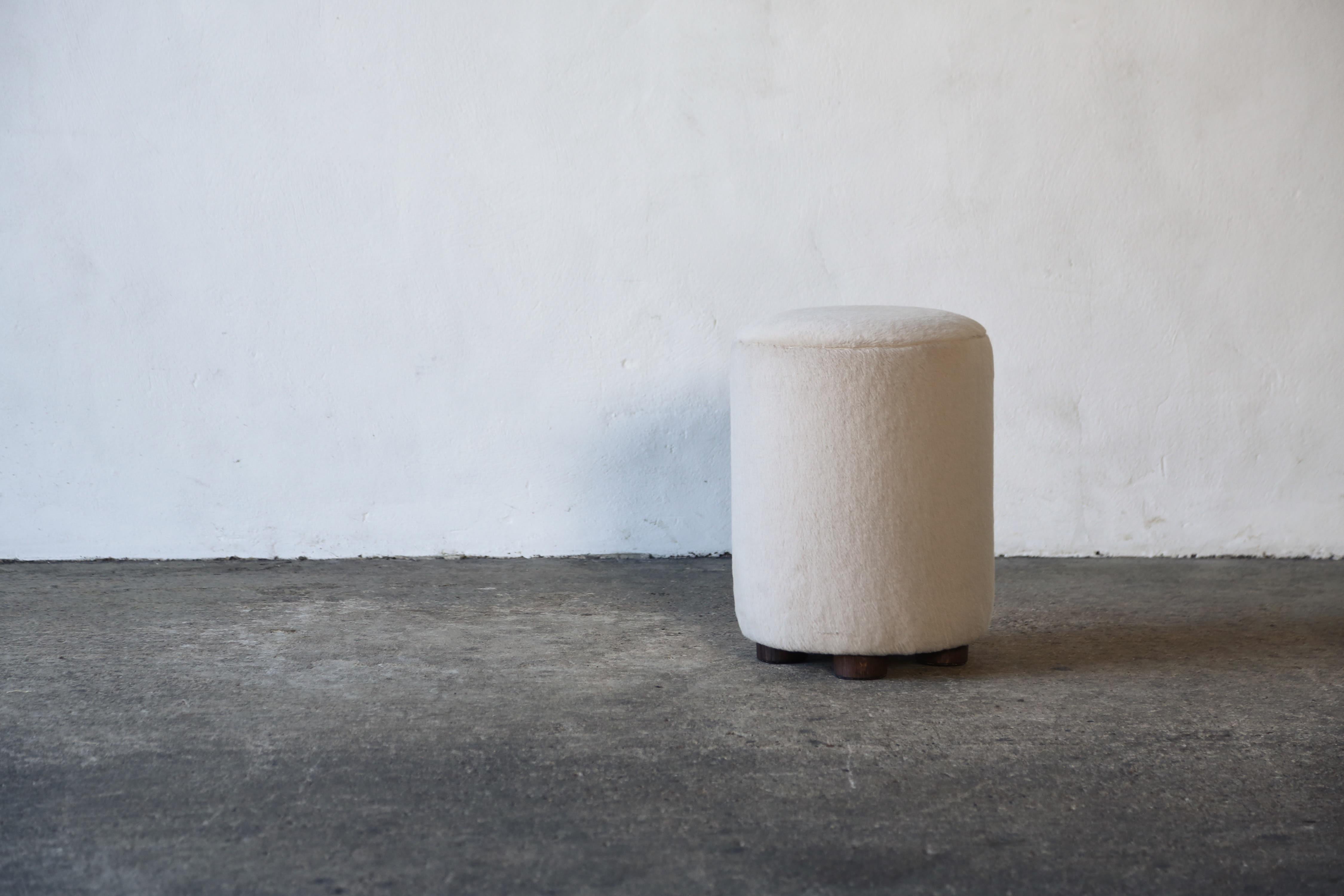 Pair of Round Ottomans / Footstools in Pure Alpaca For Sale 5