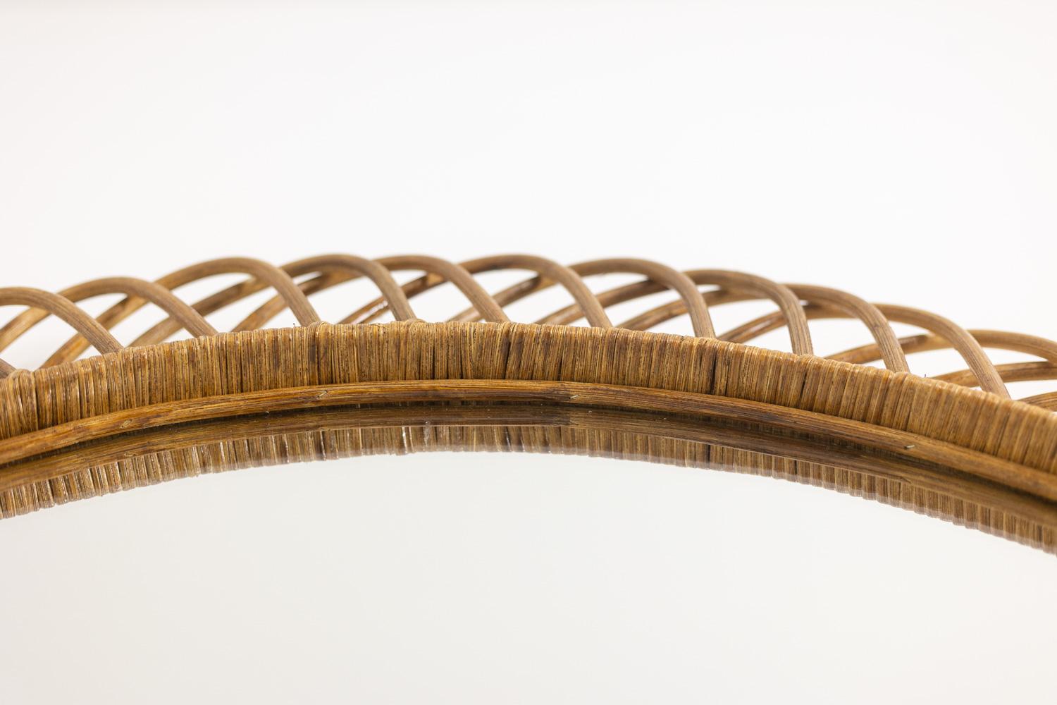 20th Century Pair of round rattan mirrors with interlacing. 1980s. For Sale