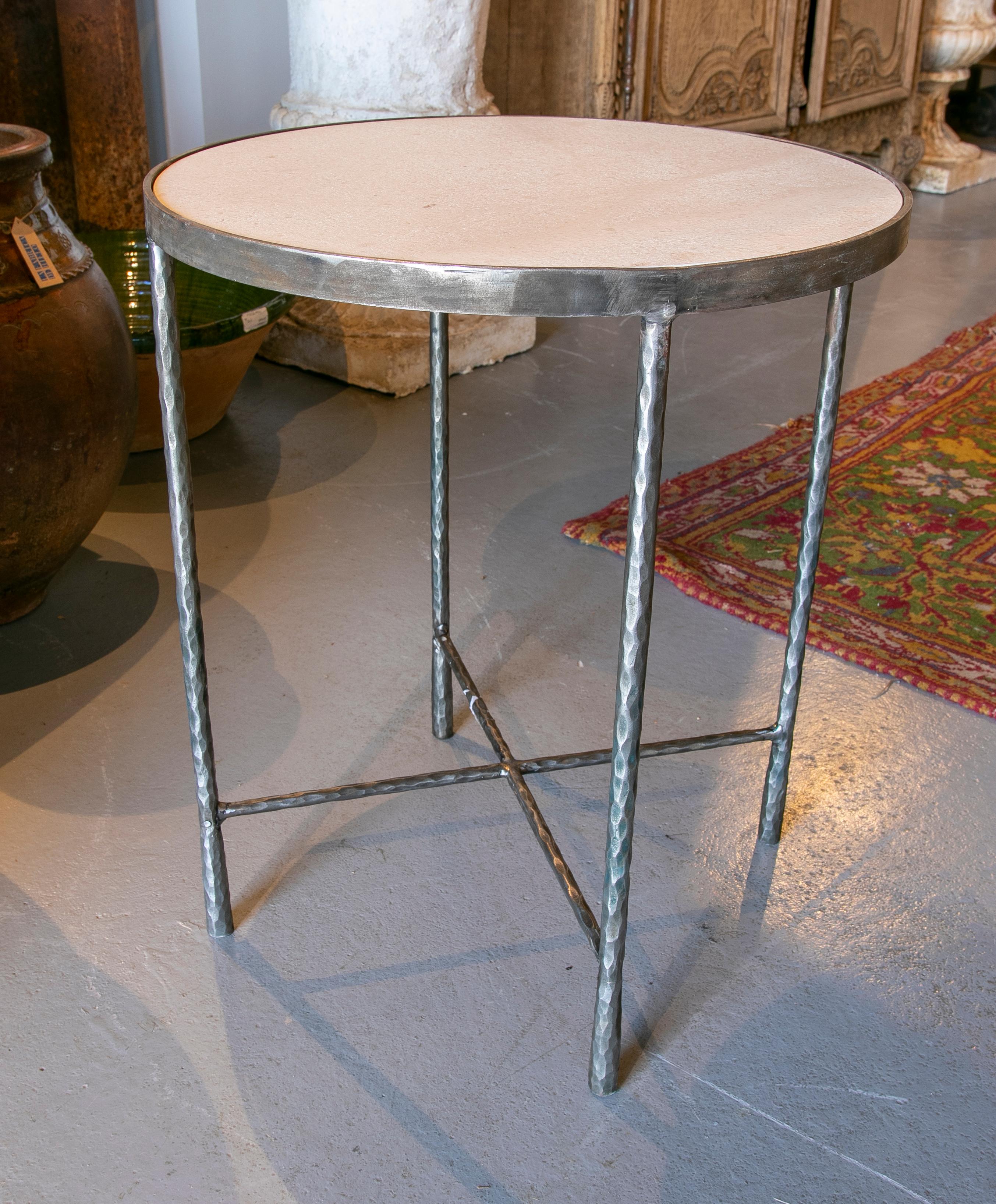 Spanish Pair of Round Side Tables in Forged Iron and Limestone Marble Tops For Sale
