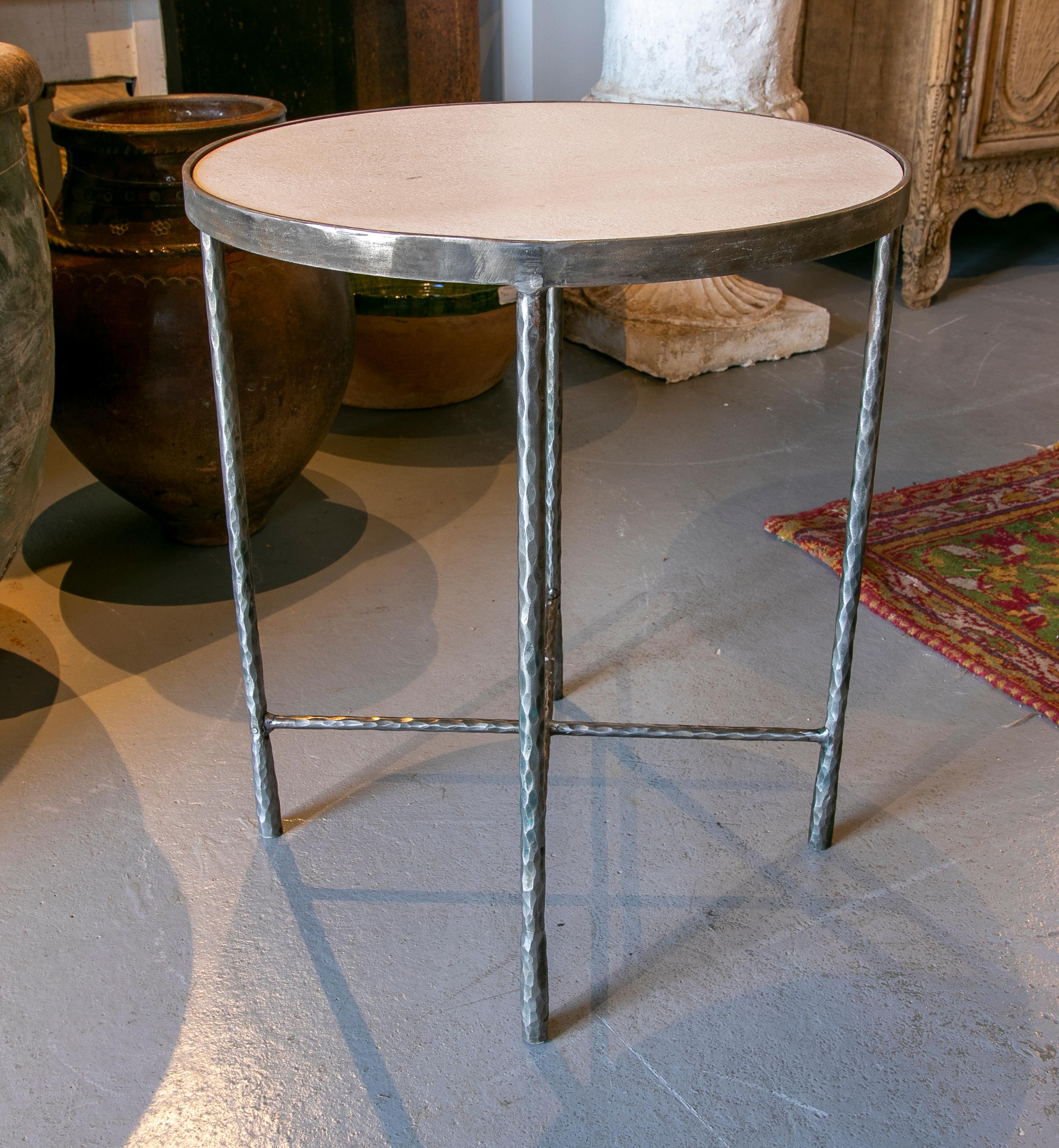 Pair of Round Side Tables in Forged Iron and Limestone Marble Tops In Good Condition For Sale In Marbella, ES