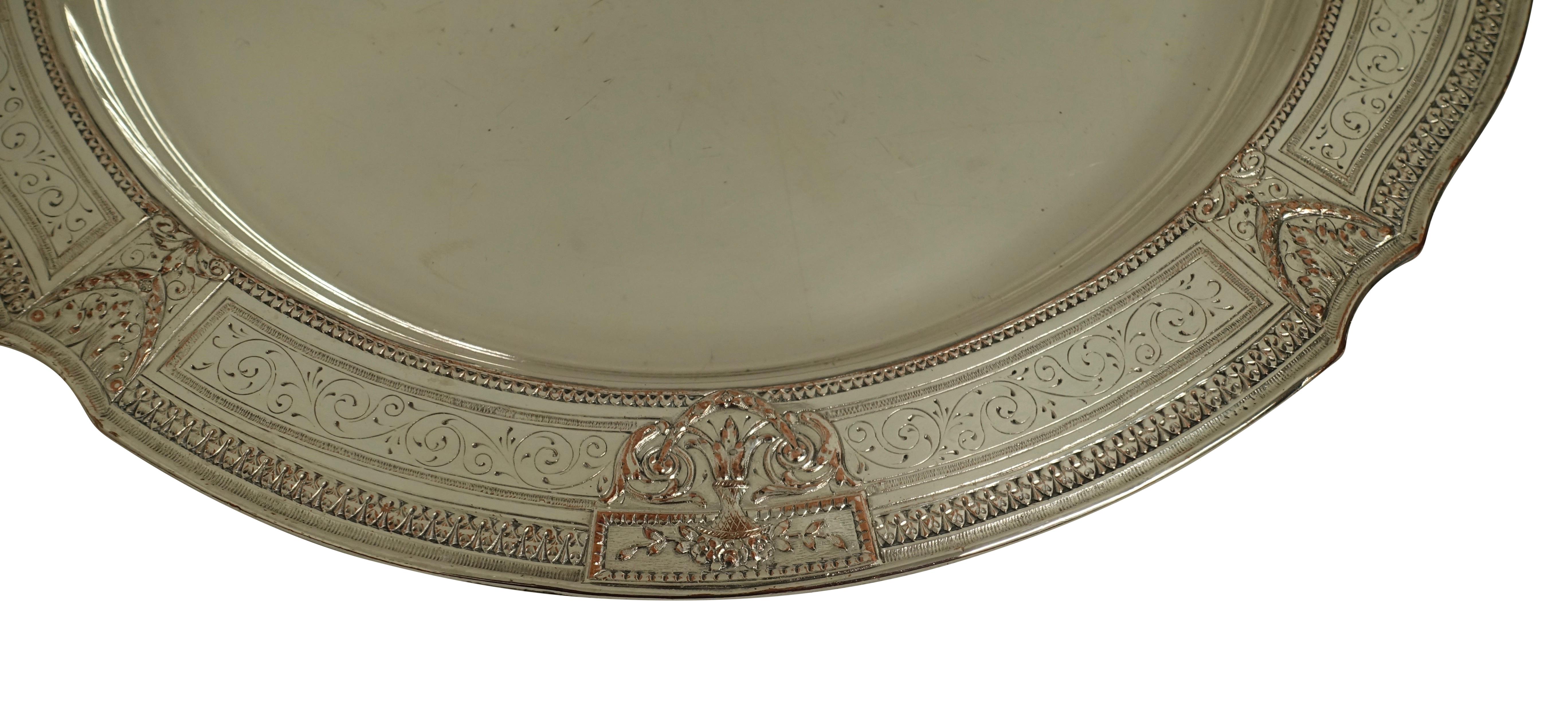 Pair of Round Silver Plate Trays E G Webster New York In Good Condition In San Francisco, CA