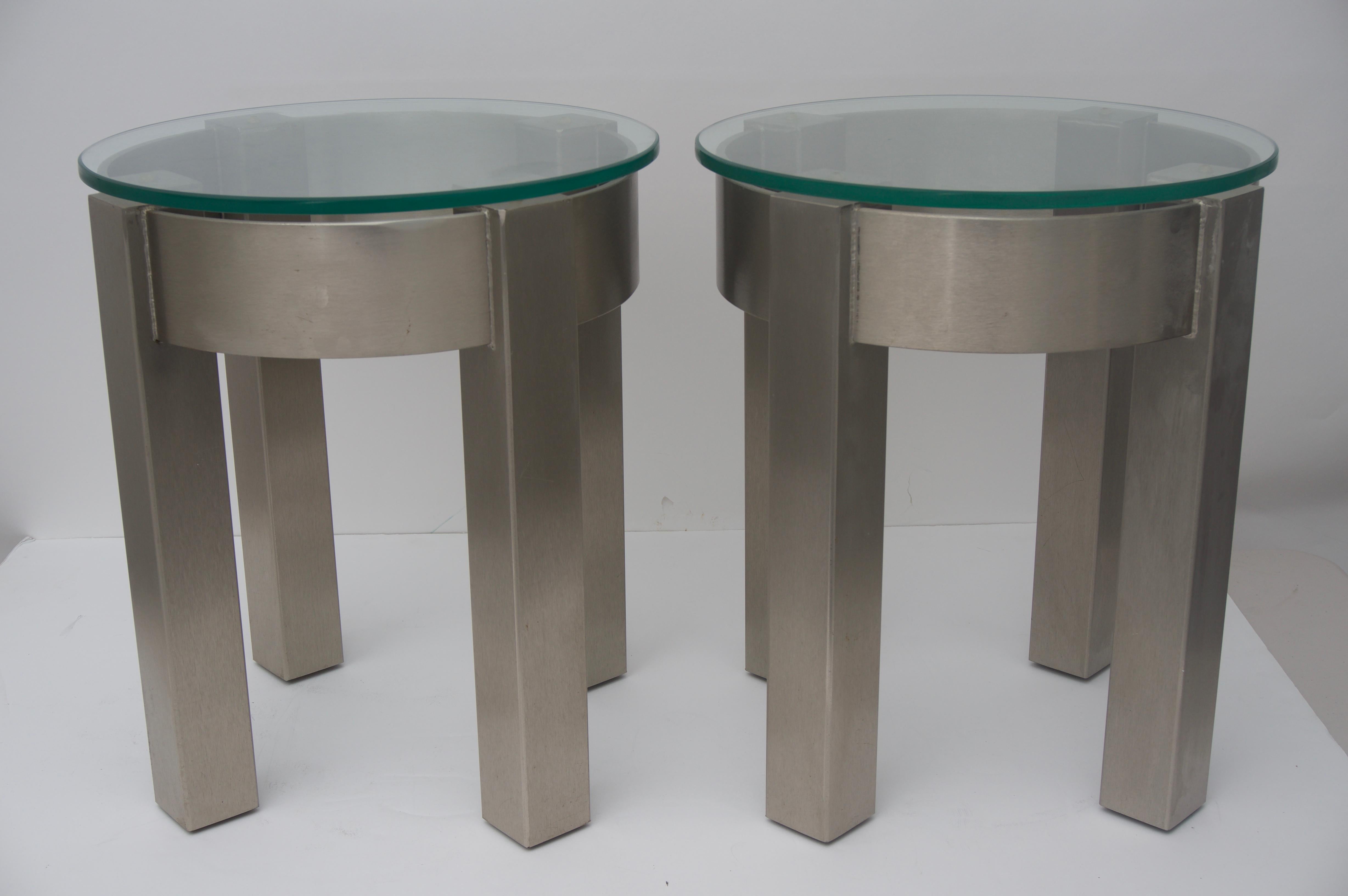 20th Century Pair of Round Stainless Steel Side Tables For Sale