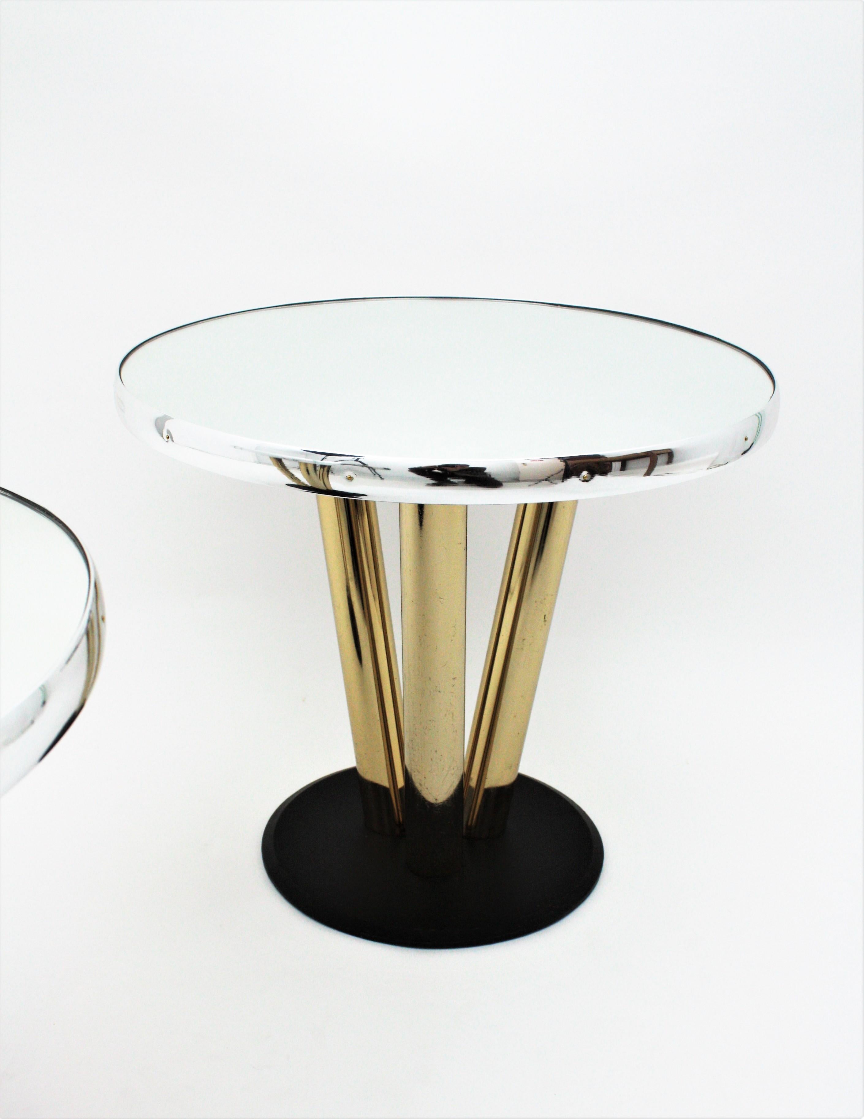 Pair of Round Side Tables in Brass, Mirror and Black Lacquer For Sale 2