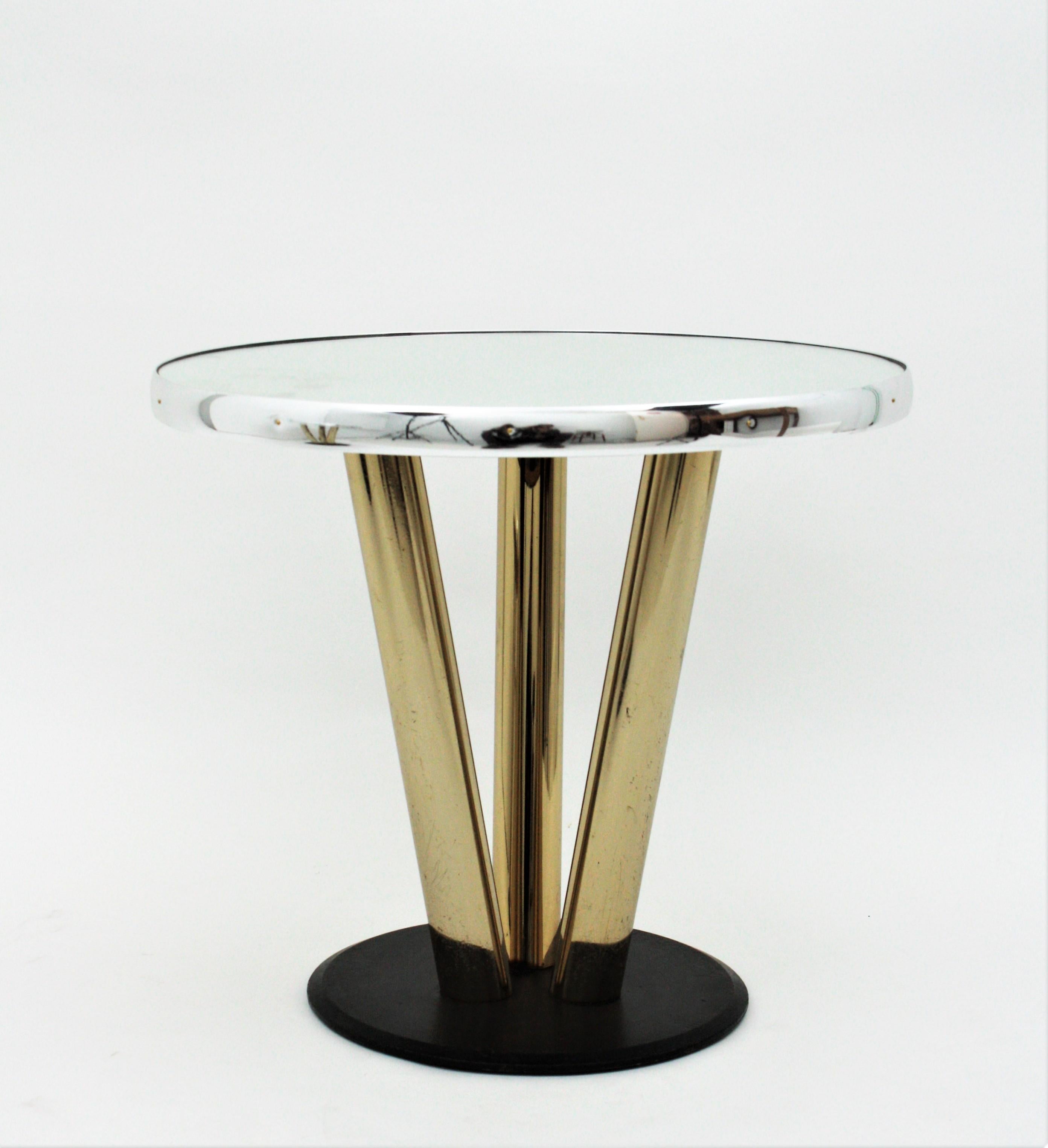 Pair of Round Side Tables in Brass, Mirror and Black Lacquer For Sale 4