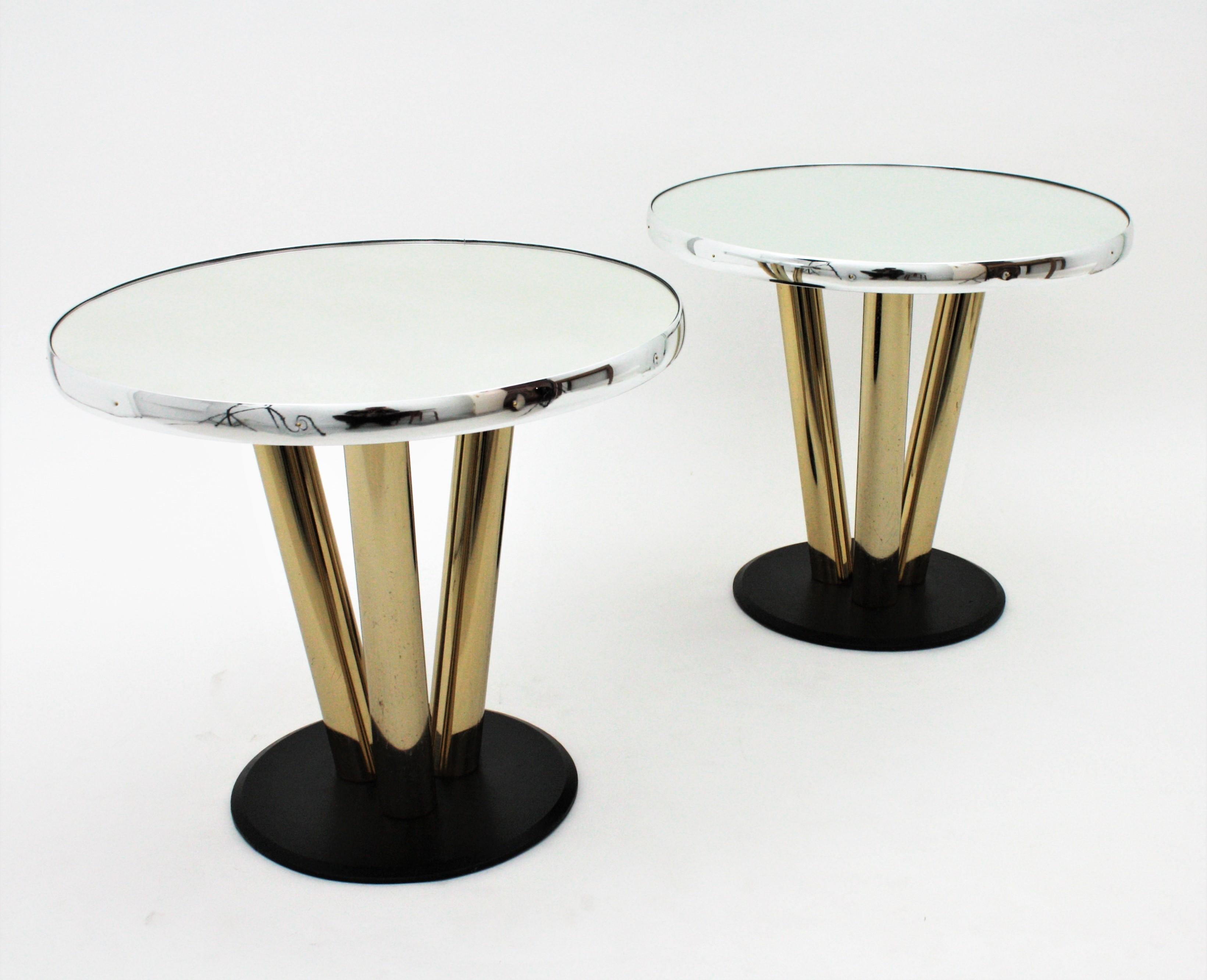 Spanish Pair of Round Side Tables in Brass, Mirror and Black Lacquer For Sale