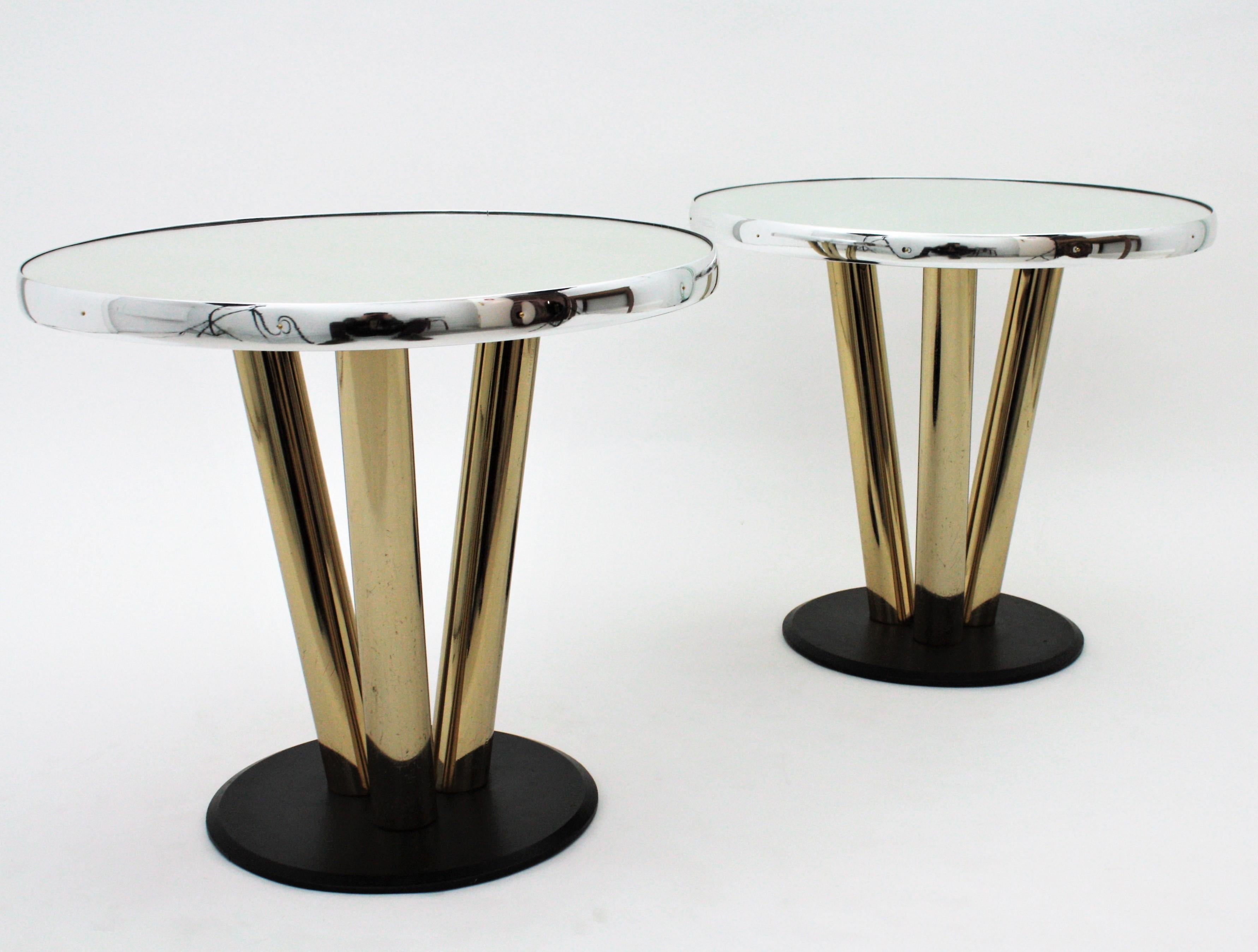 Iron Pair of Round Side Tables in Brass, Mirror and Black Lacquer For Sale