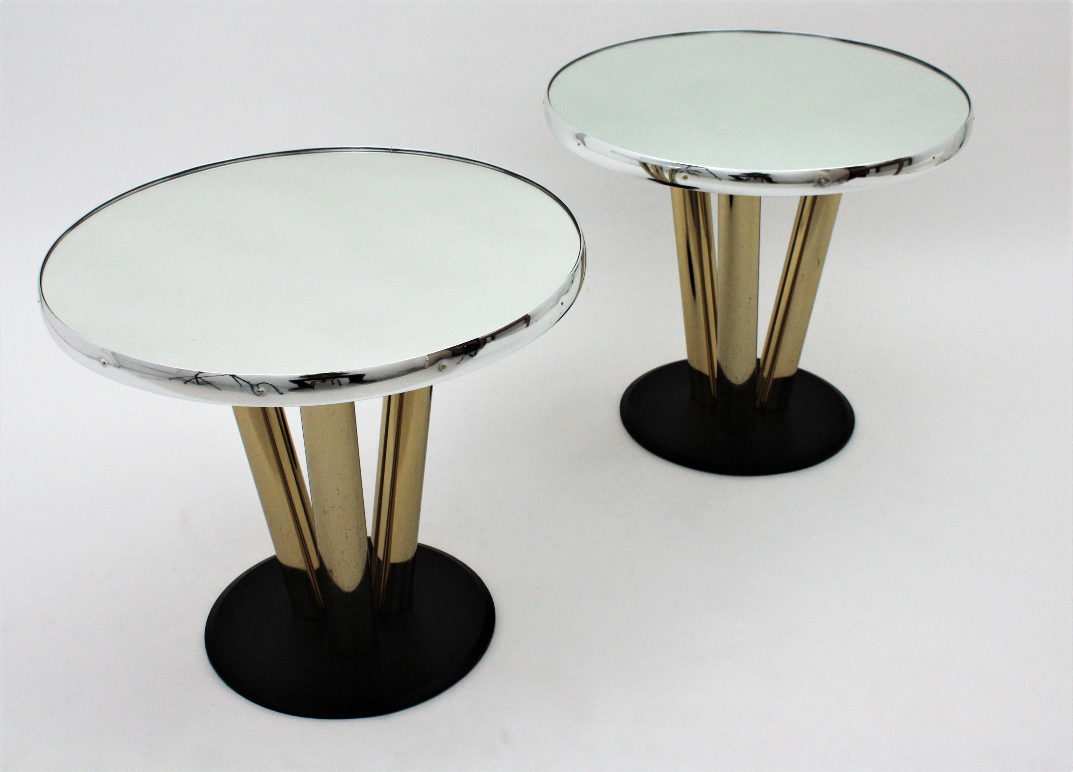 Pair of Round Side Tables in Brass, Mirror and Black Lacquer For Sale 1