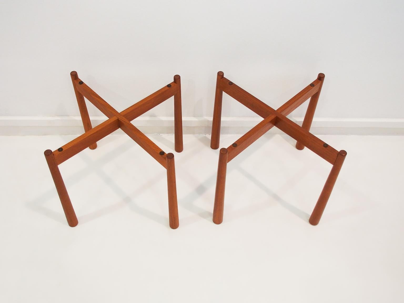 20th Century Pair of Round Teak Tray Tables Attributed to Jens Harald Quistgaard For Sale