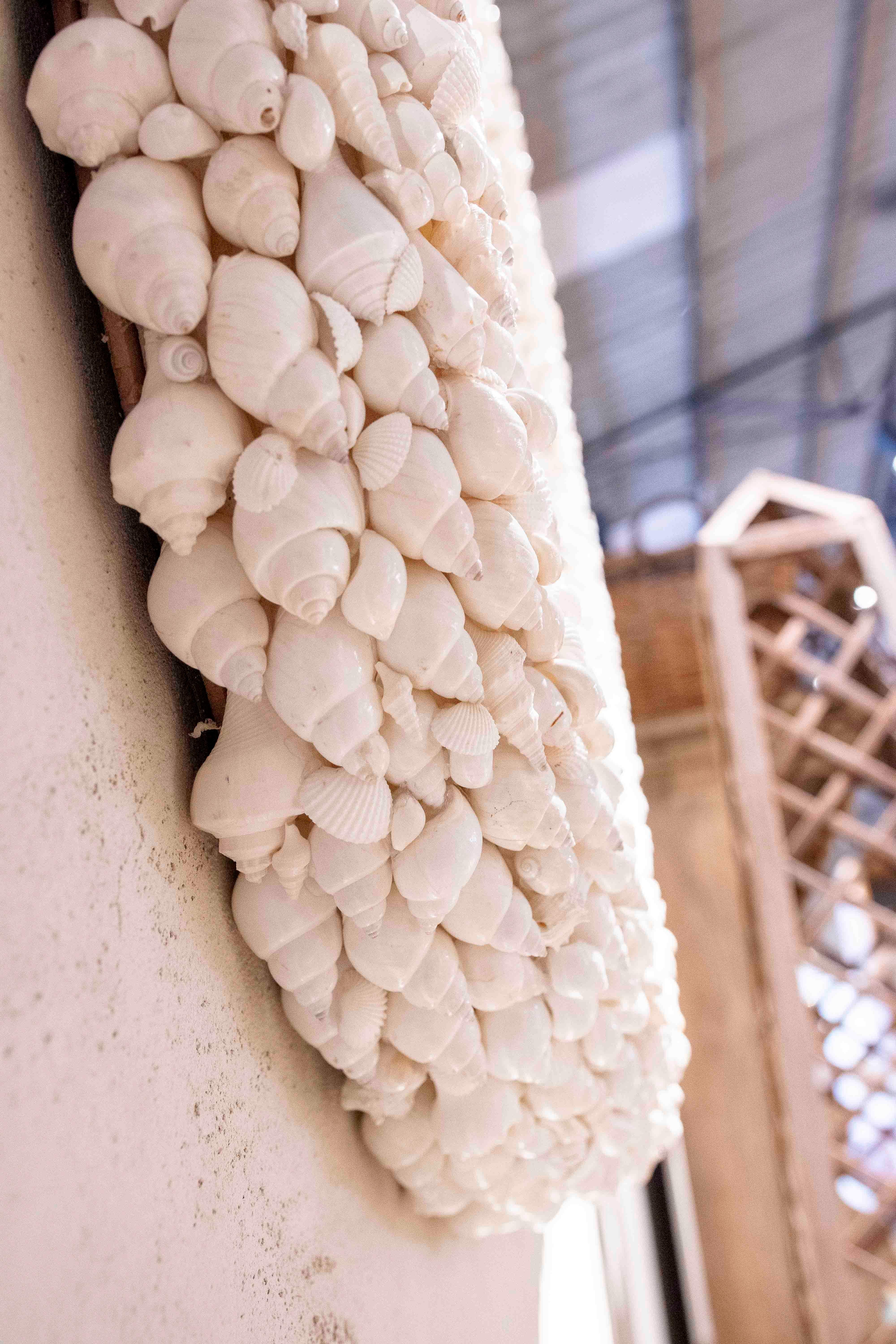 Paire de miroirs muraux ronds fabriqués à partir de coquillages naturels en vente 5