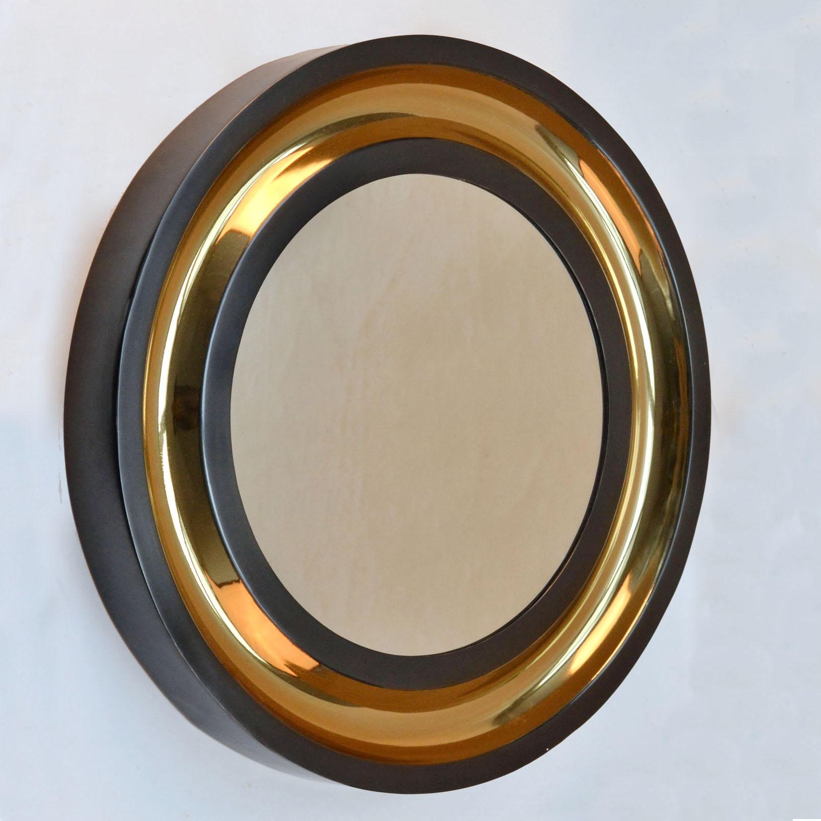 Pair of Round Wall Mirrors Patinated with Bronze Finish In Excellent Condition In London, GB
