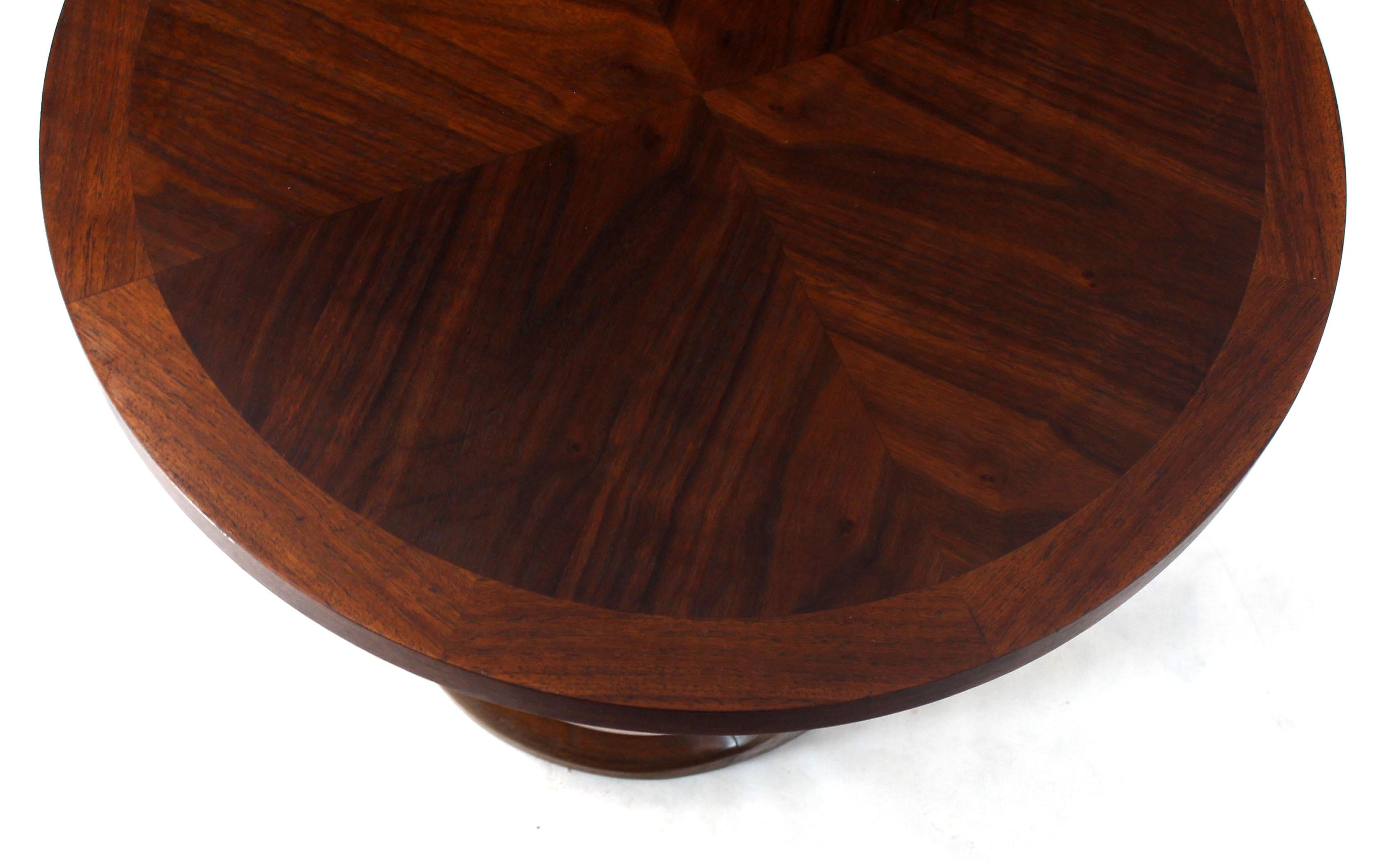 Mid-Century Modern Pair of Round Walnut End Tables Stands on Tapered Bases