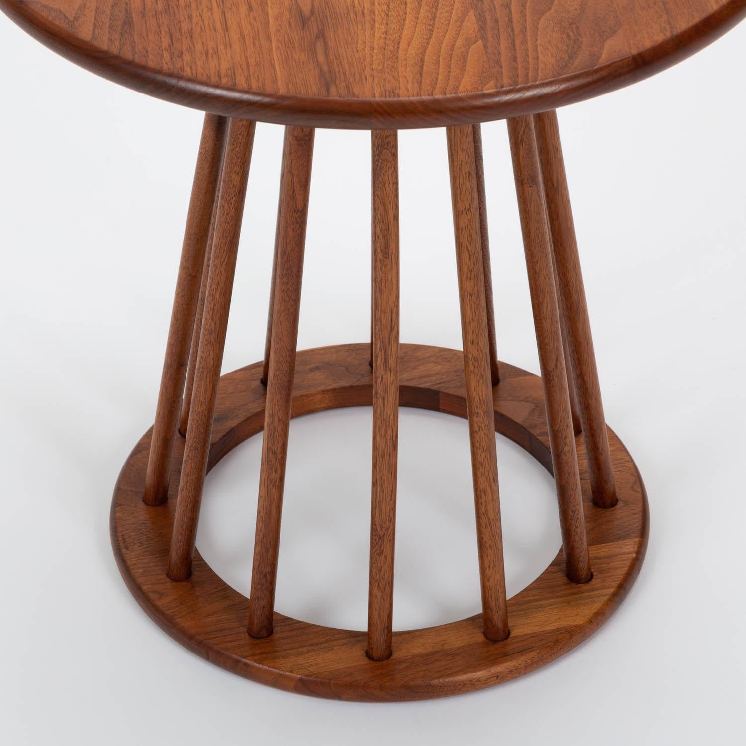 20th Century Pair of Round Walnut Side Tables by Arthur Umanoff for Washington Woodcraft