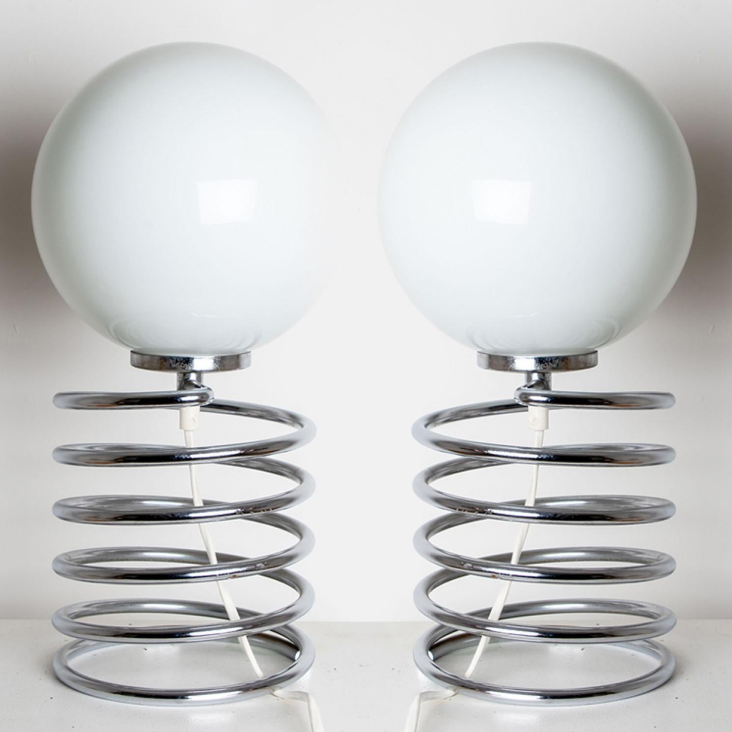 Italian Pair of Round White Table Light in the style of Mazzega For Sale