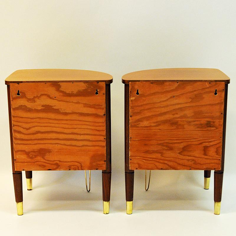 Midcentury pair of roundshaped Mahogany small tables, Scandinavia 1950`s 7