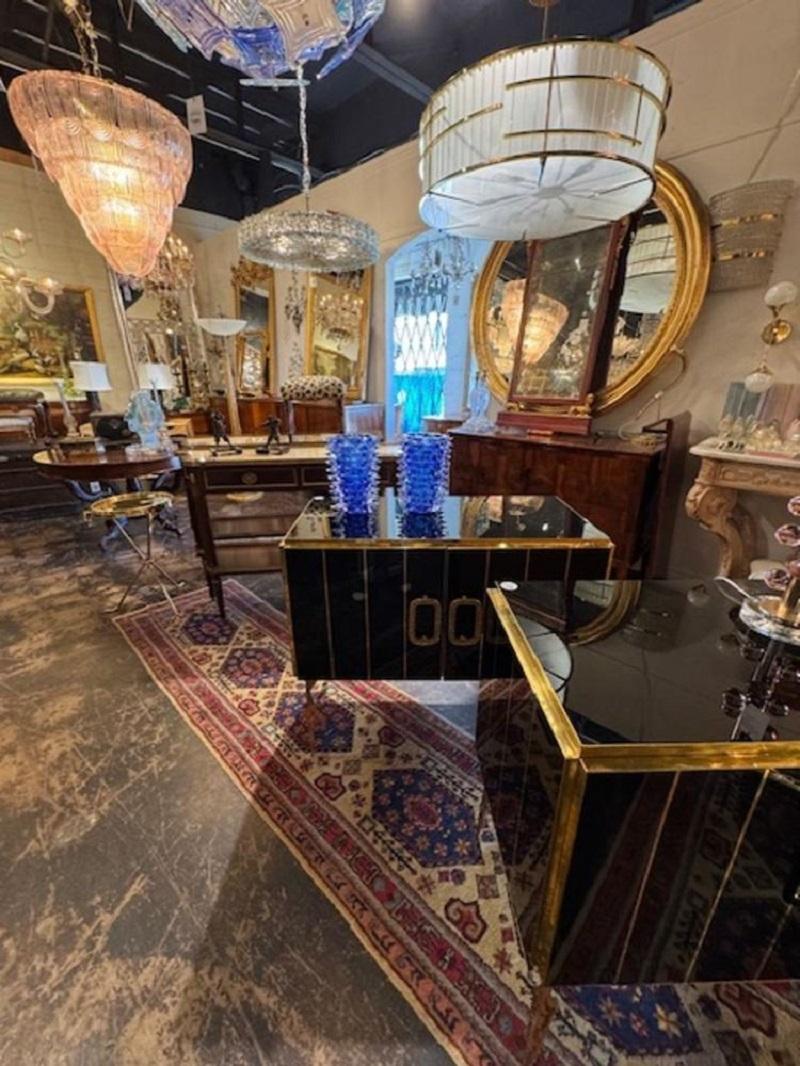 Italiano Coppia di vasi in vetro di Murano blu reale in vetro Rostrada in vendita