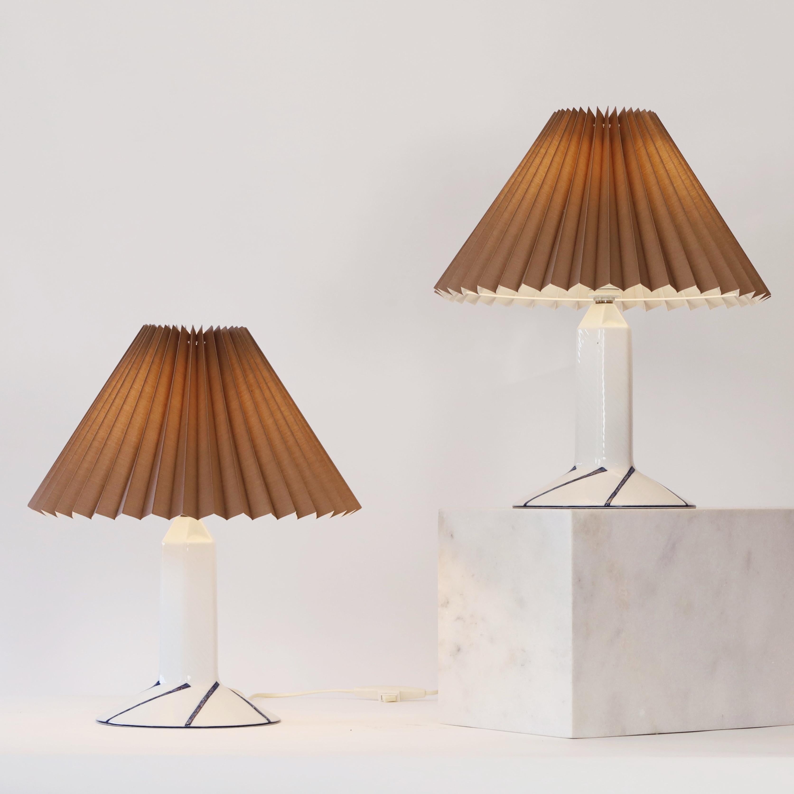 Danois Paire de lampes de table en porcelaine de Royal Copenhagen, Danemark en vente