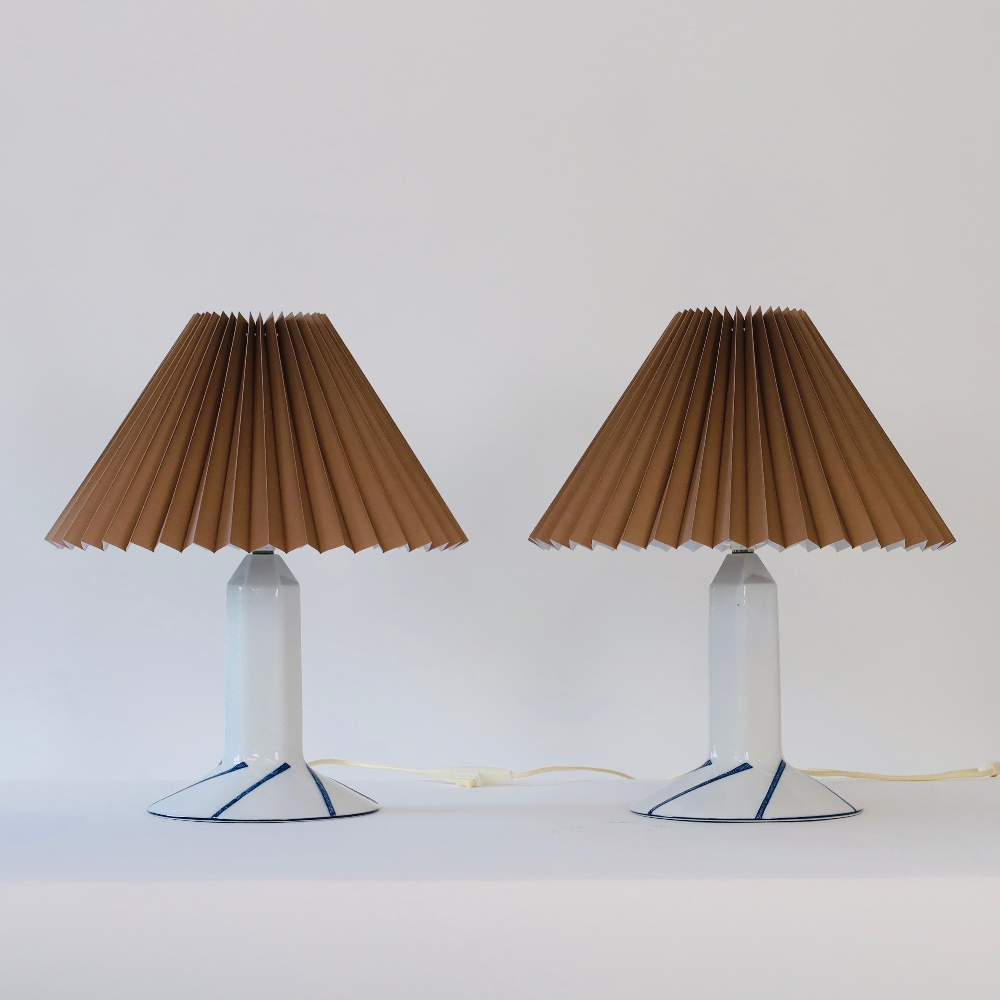 Paar Royal Copenhagen-Porzellan-Tischlampen aus Porzellan, Dänemark im Angebot 1