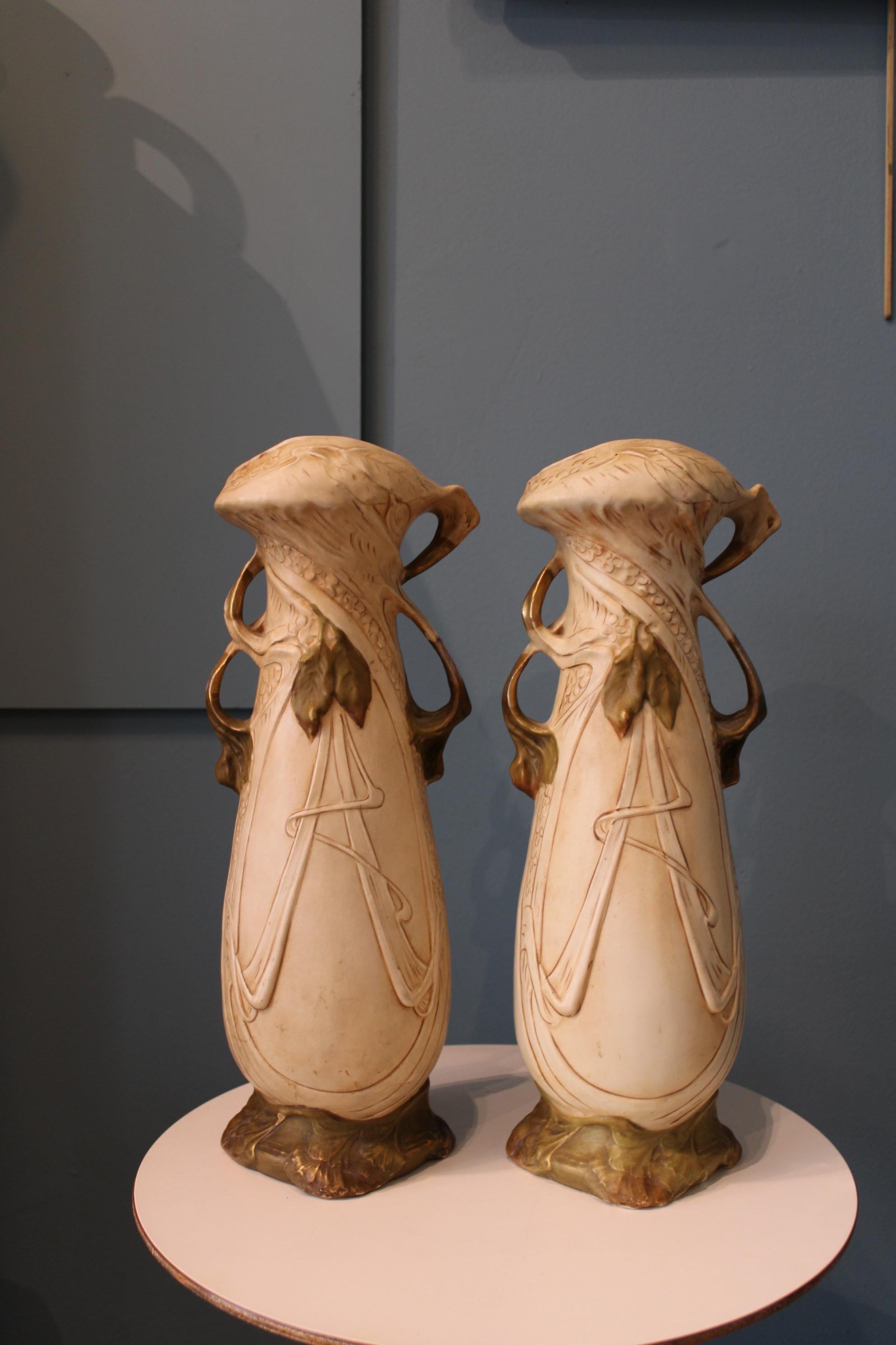 XIXe siècle Paire de vases en porcelaine Royal Dux Bohemia Art Nouveau du 19ème siècle de style Art nouveau en vente