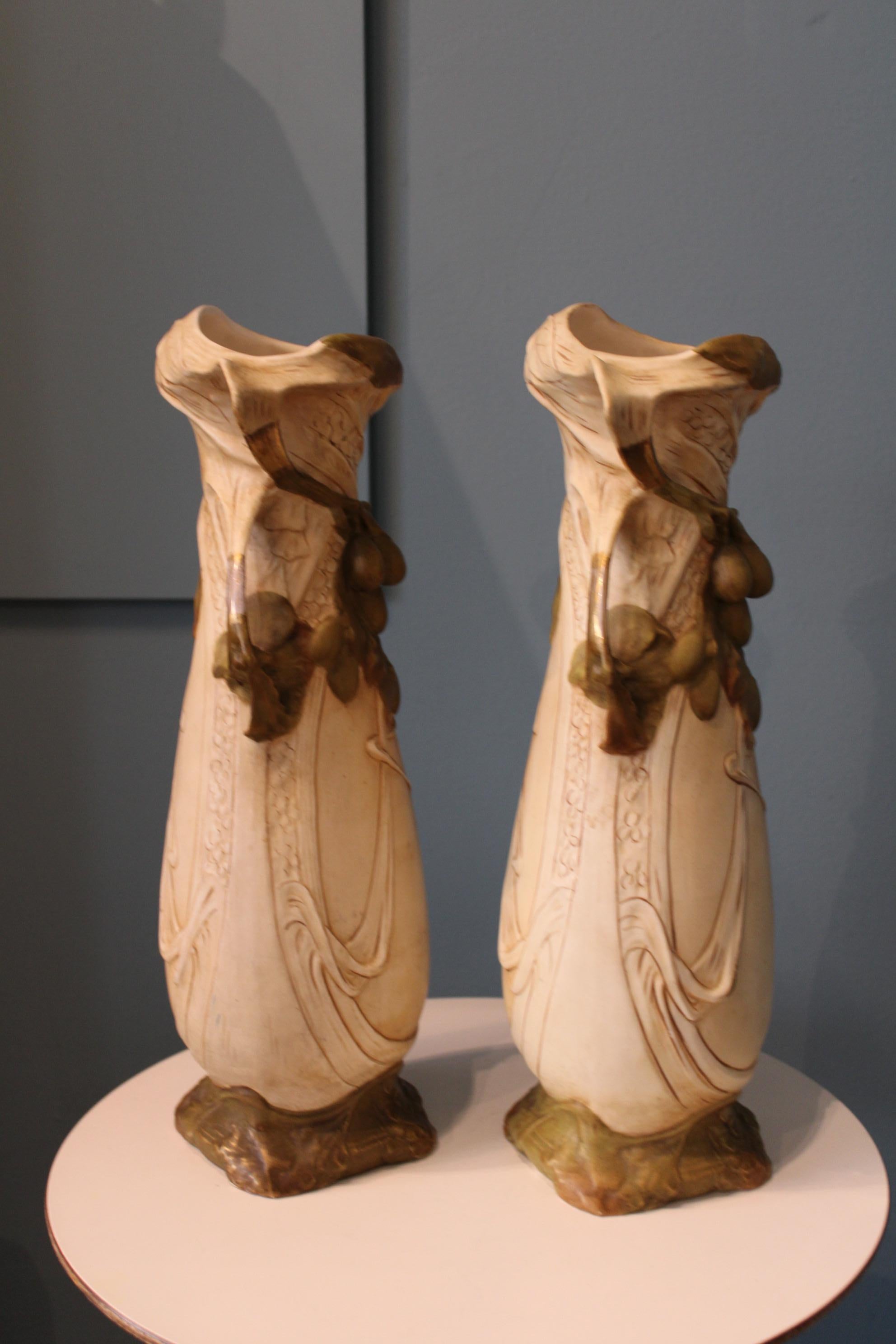 Porcelaine Paire de vases en porcelaine Royal Dux Bohemia Art Nouveau du 19ème siècle de style Art nouveau en vente