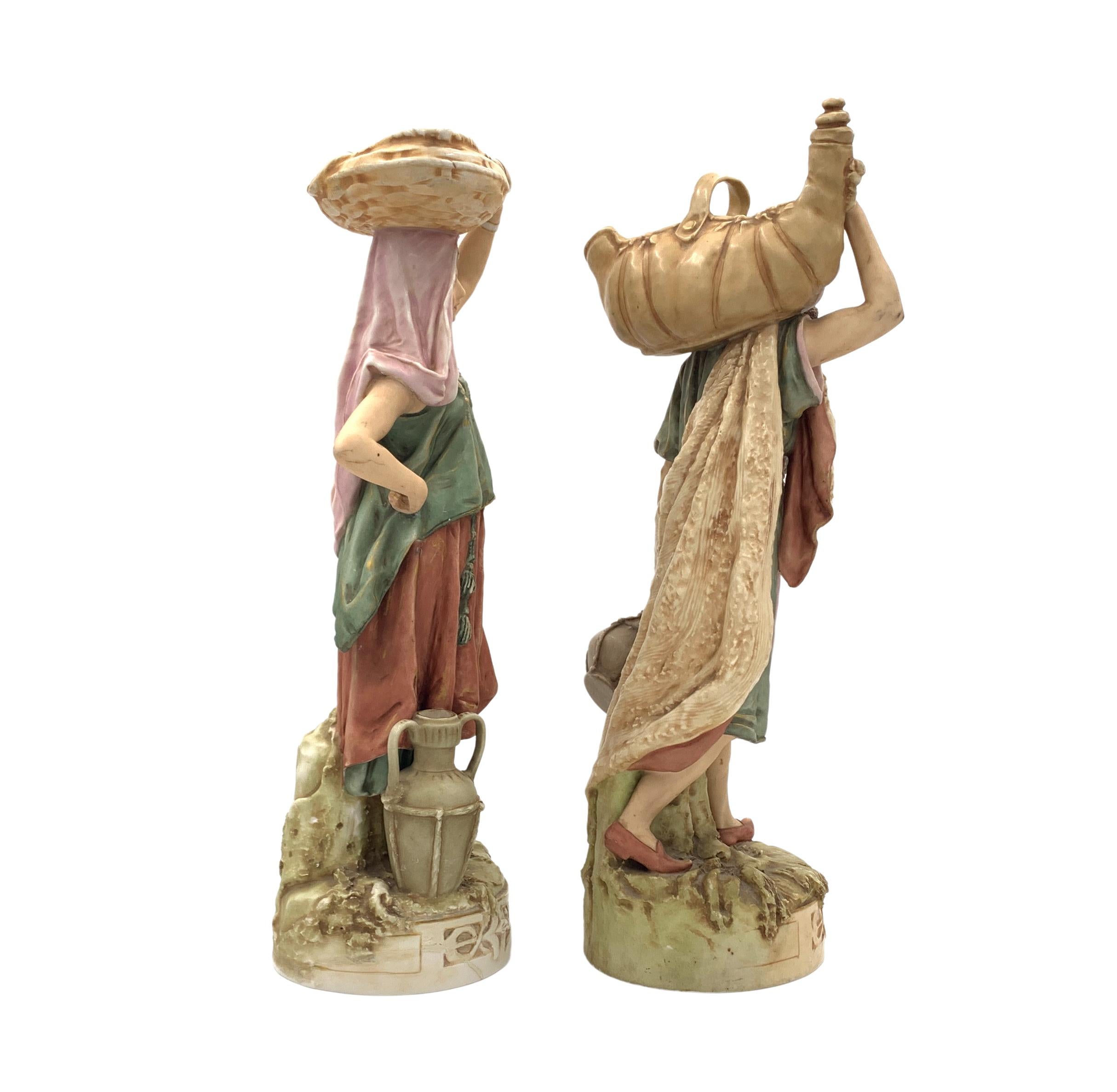 Coppia di figure in porcellana Royal Dux Bohemia In condizioni buone in vendita a London, GB