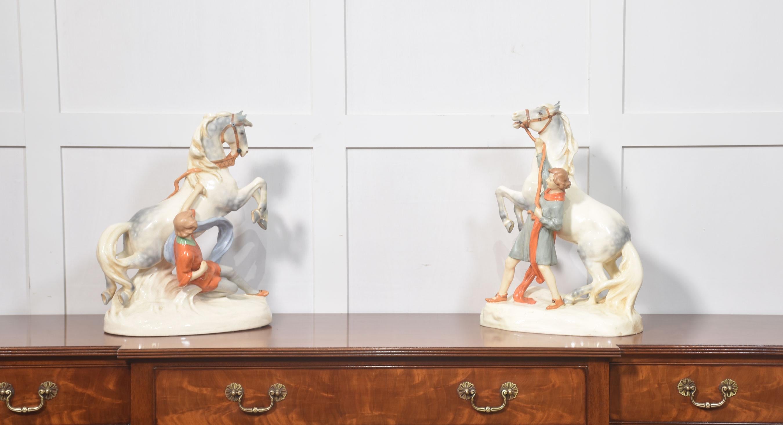 Pareja de figuras Royal Dux Checo en venta