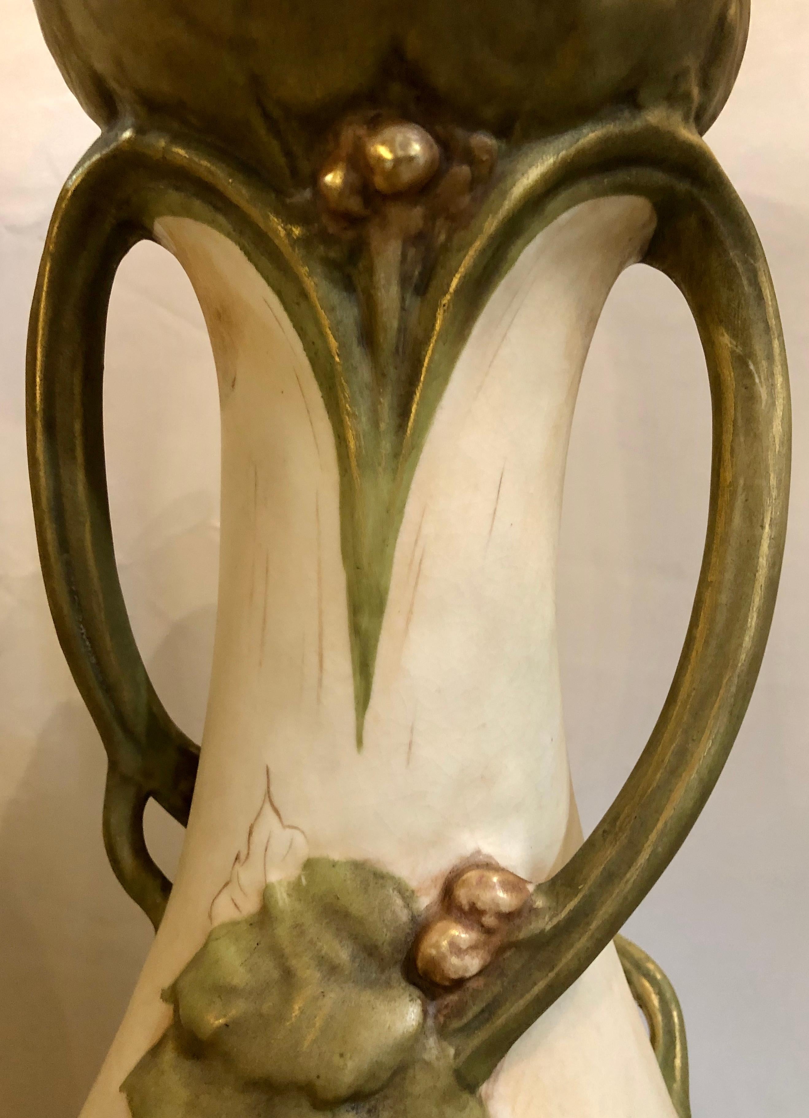 Pair of Royal Dux Flower Vases or Centerpieces, Art Nouveau Era For Sale 1