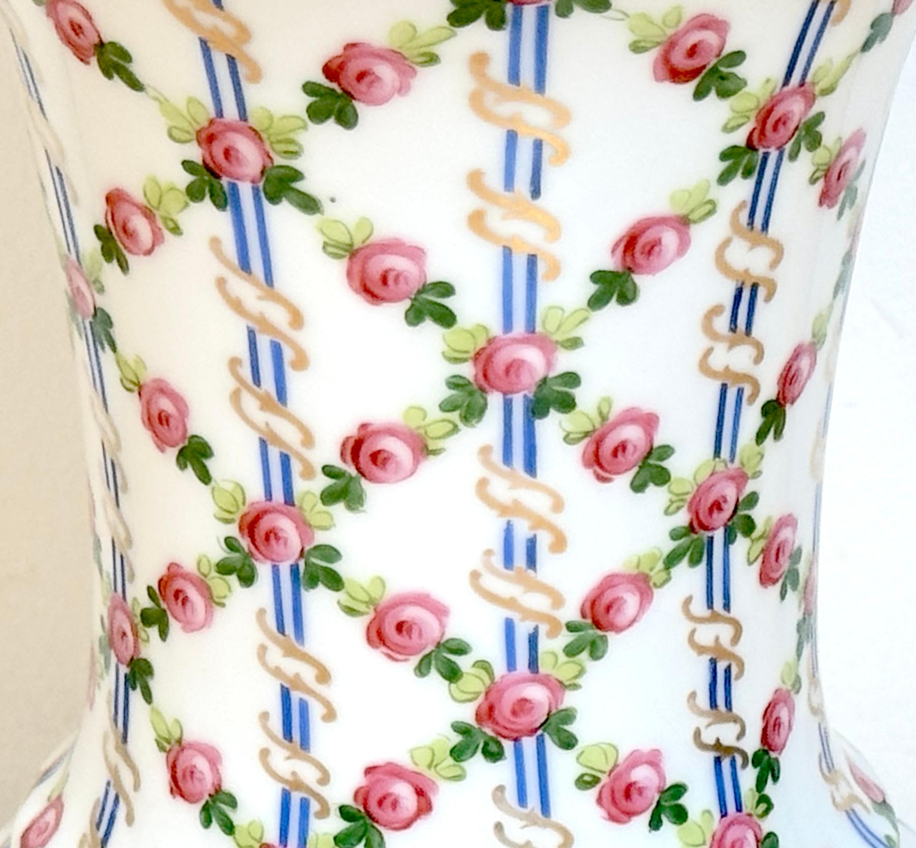 Pair of Royal Vienna Sevres Style Floral Trellis Vases, Artist Signed 'Nash' in vendita 5