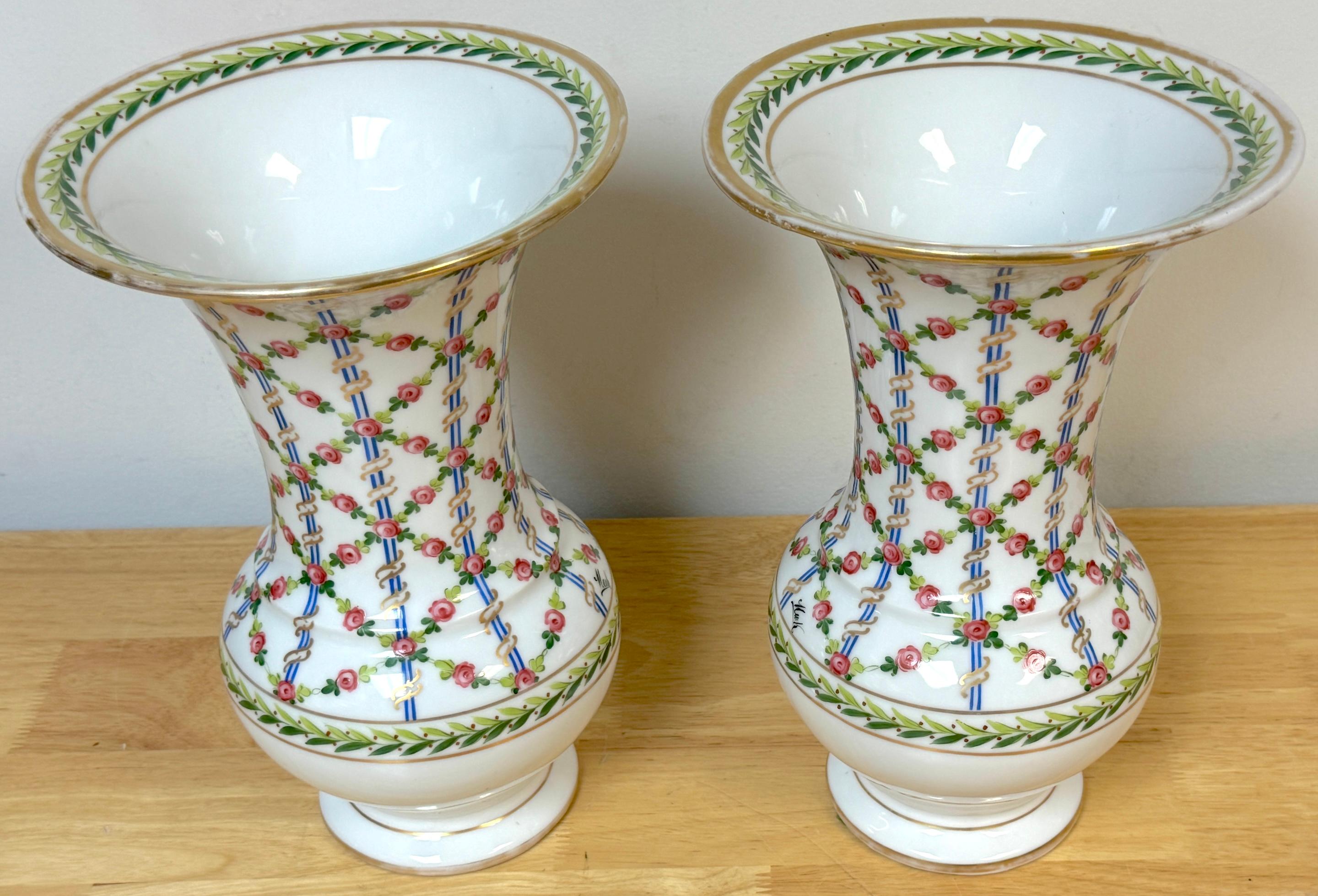 Neoclassico Pair of Royal Vienna Sevres Style Floral Trellis Vases, Artist Signed 'Nash' in vendita