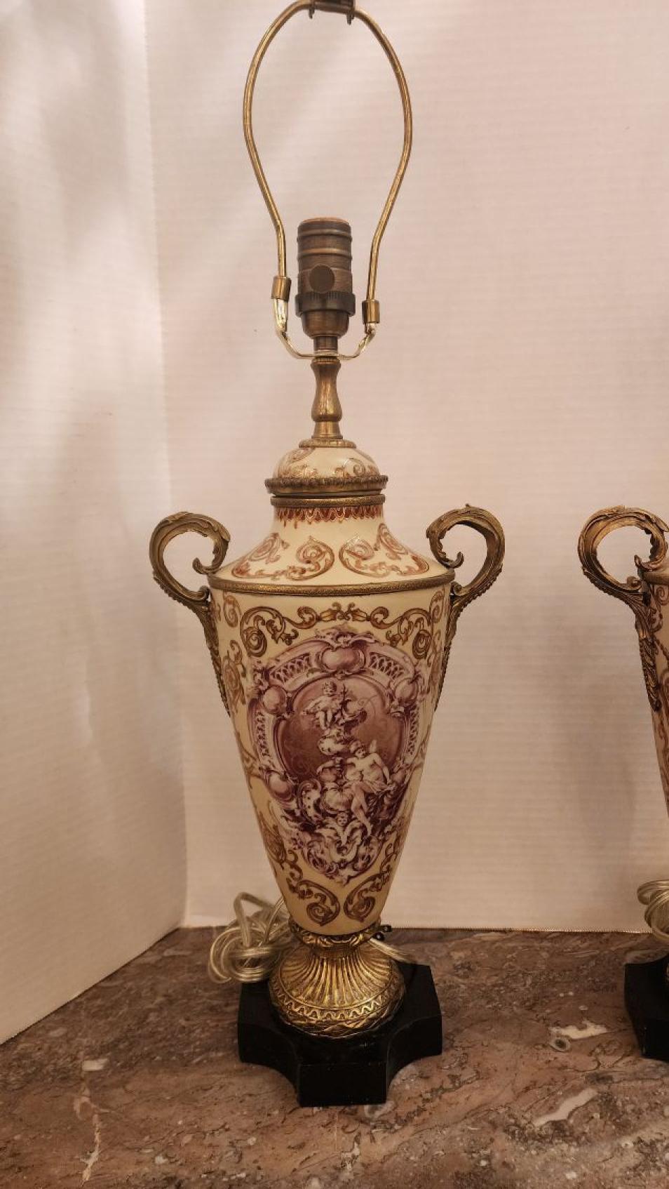 Pareja de lámparas de estilo vienés real con soportes de bronce Secesión de Viena en venta