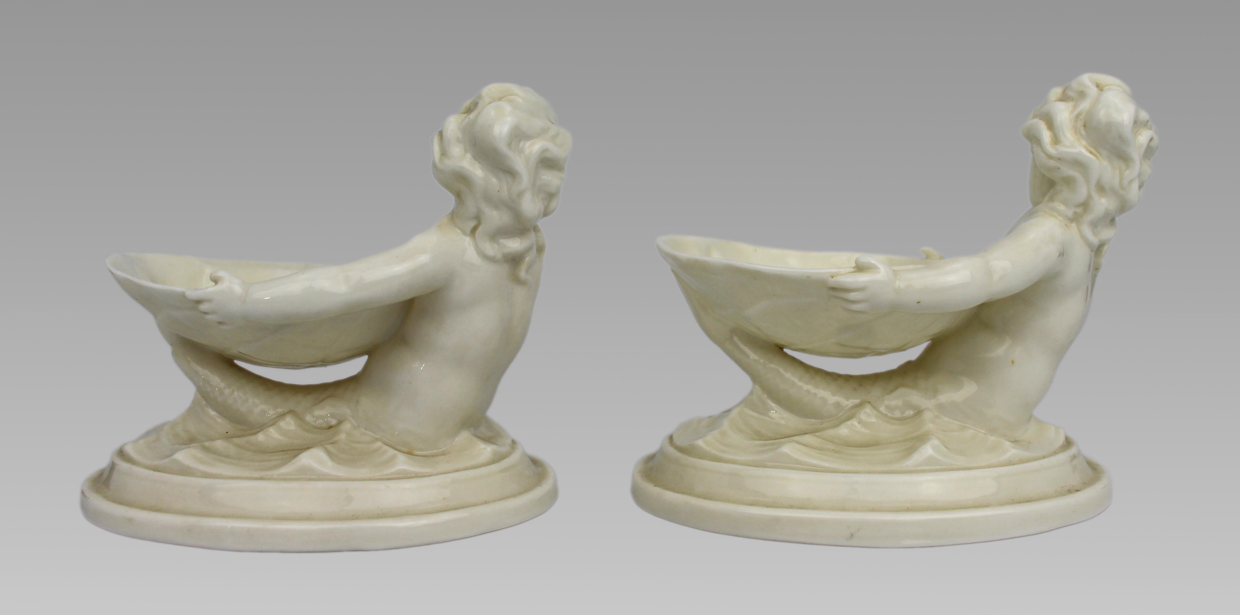 Pareja de saleros Royal Worcester Blanc de Chine Merchild siglo XX en venta