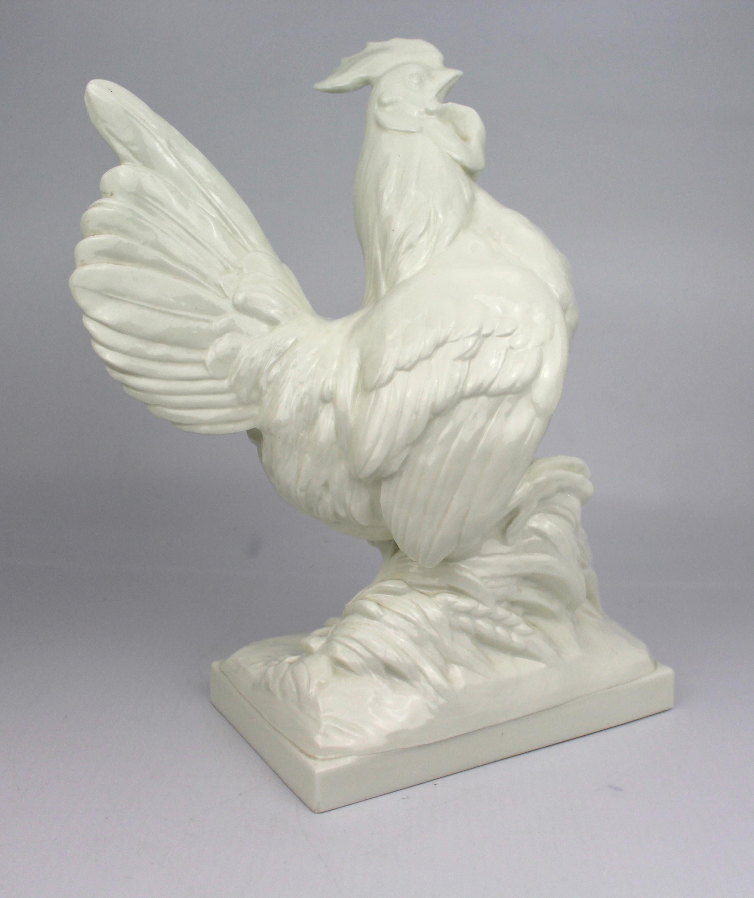 Pareja de gallos de porcelana Blanc de Chine de Royal Worcester por A. Azori, 1960 siglo XX