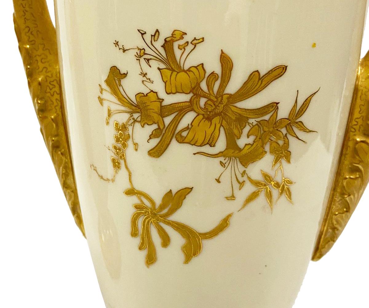 Pair of Royal Worcester Porcelain Vases, circa 1900 For Sale 2