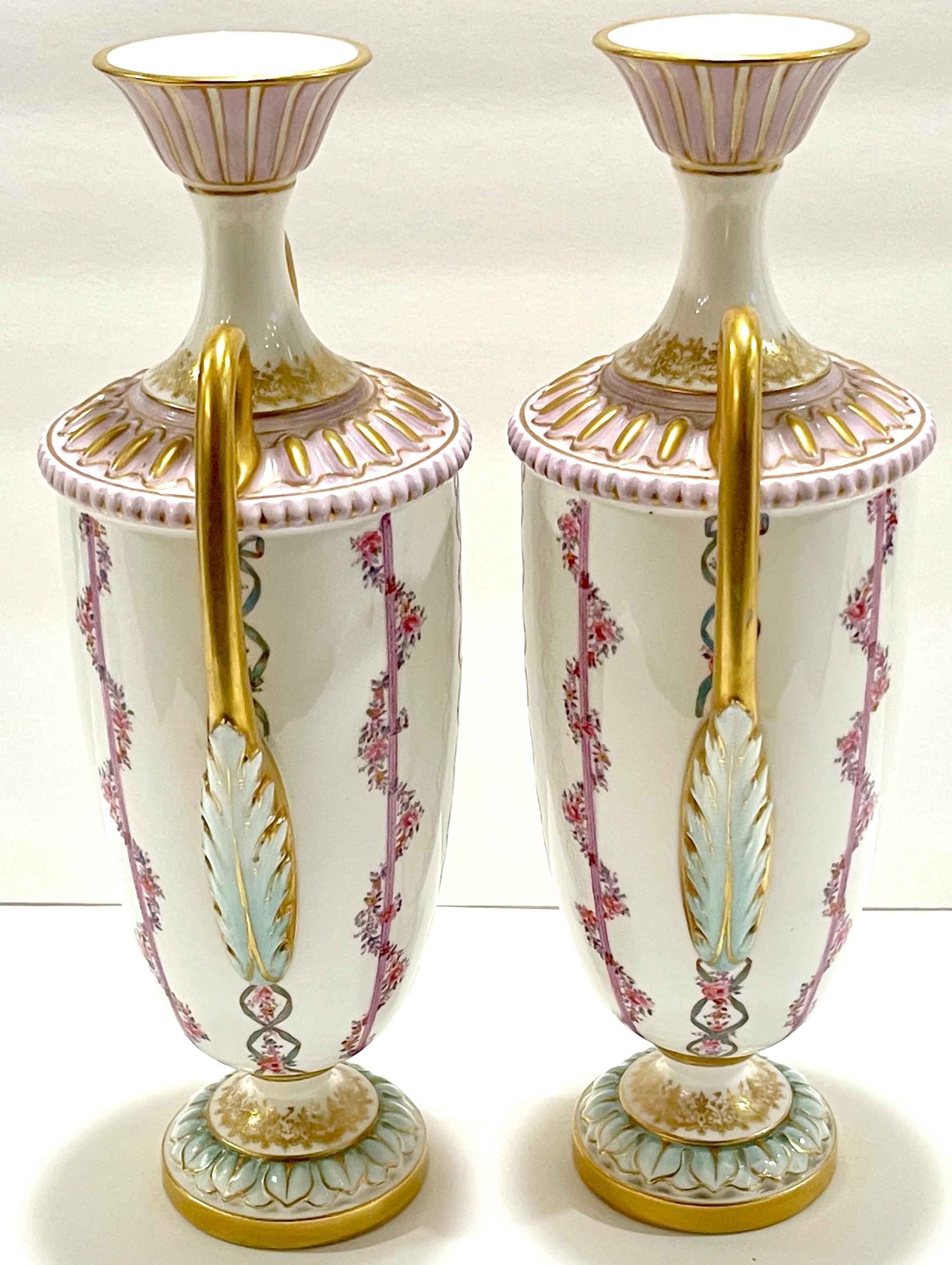 Neoclassical Revival Pair of Royal Worcester Transitional Neoclassical Style Vases, England, 1901 For Sale
