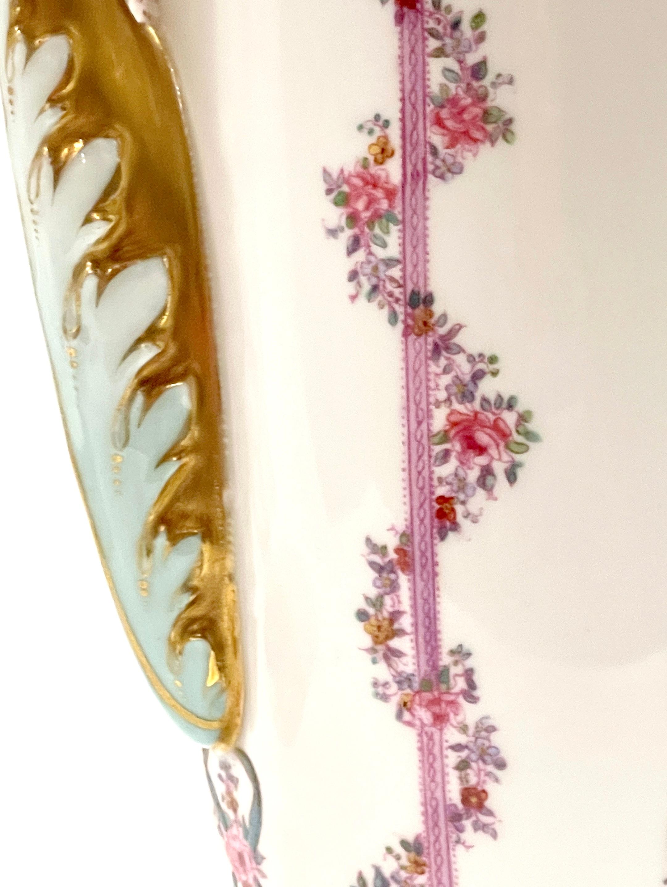 Pair of Royal Worcester Transitional Neoclassical Style Vases, England, 1901 For Sale 1